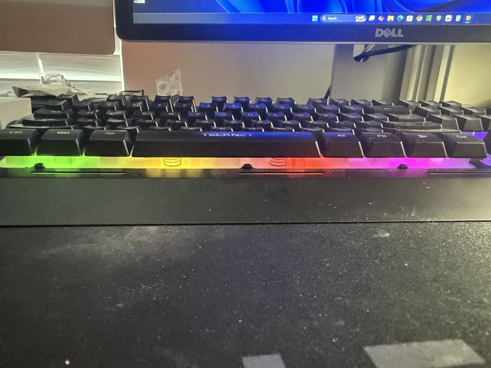 TECKNET Gaming Keyboard, USB Wired Computer Keyboard, 15-Zone RGB Illumination, IP32 Water Resistance, 25 Anti-ghosting Keys, All-Metal Panel (Whisper Quiet Gaming Switch) - Customer Photo 3