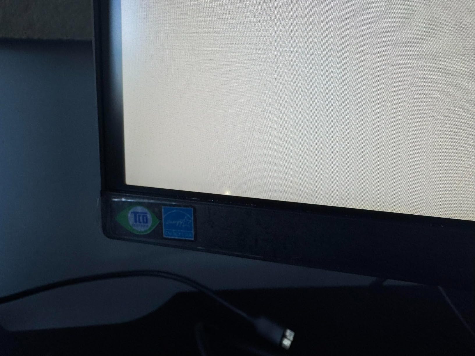 SAMSUNG 27-Inch ViewFinity S7 (S70D) Series 4K UHD High Resolution Monitor with HDR10, Multiple Ports, Easy Setup Stand, Advanced Eye Care, LS27D702EANXGO, 2024 - Customer Photo 5