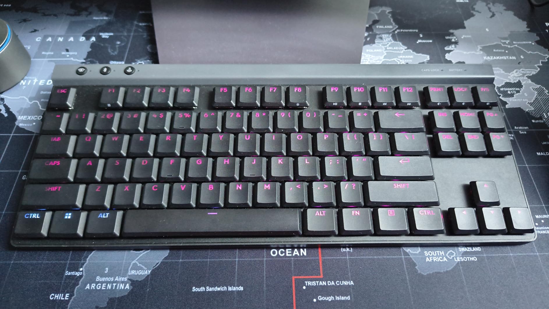 Logitech G515 Lightspeed TKL Low Profile Wireless Gaming Keyboard, LIGHTSYNC RGB, Thin Tenkeyless Design, Double-Shot PBT Keycaps, Linear (Red) Mechanical Switches - Black - Customer Photo 3