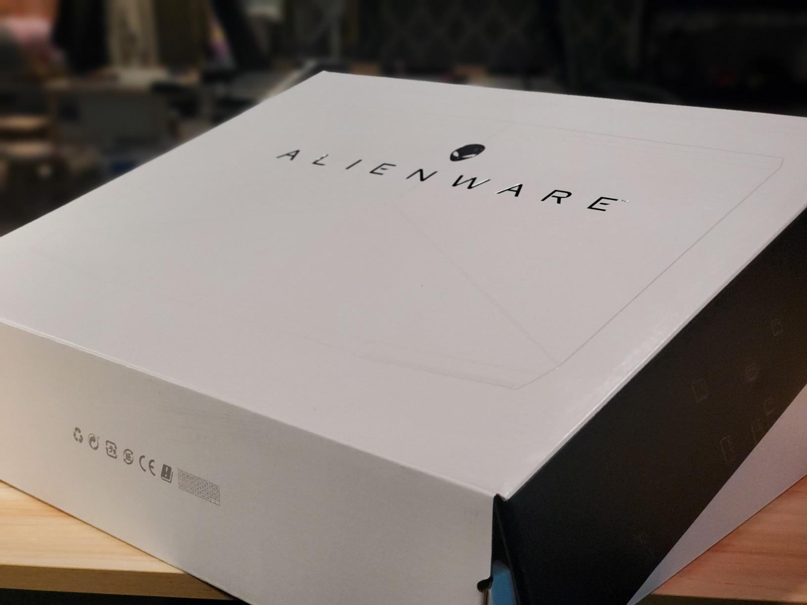 Alienware X16 R2 Gaming Laptop - 16-inch QHD+ 240Hz 3ms Display, Intel Core Ultra 7-155H, 16GB LPDDR5X RAM, 1TB SSD, NVIDIA GeForce RTX 4070 8GB GDDR6, Windows 11 Home, Onsite Service - Lunar Silver - Customer Photo 2