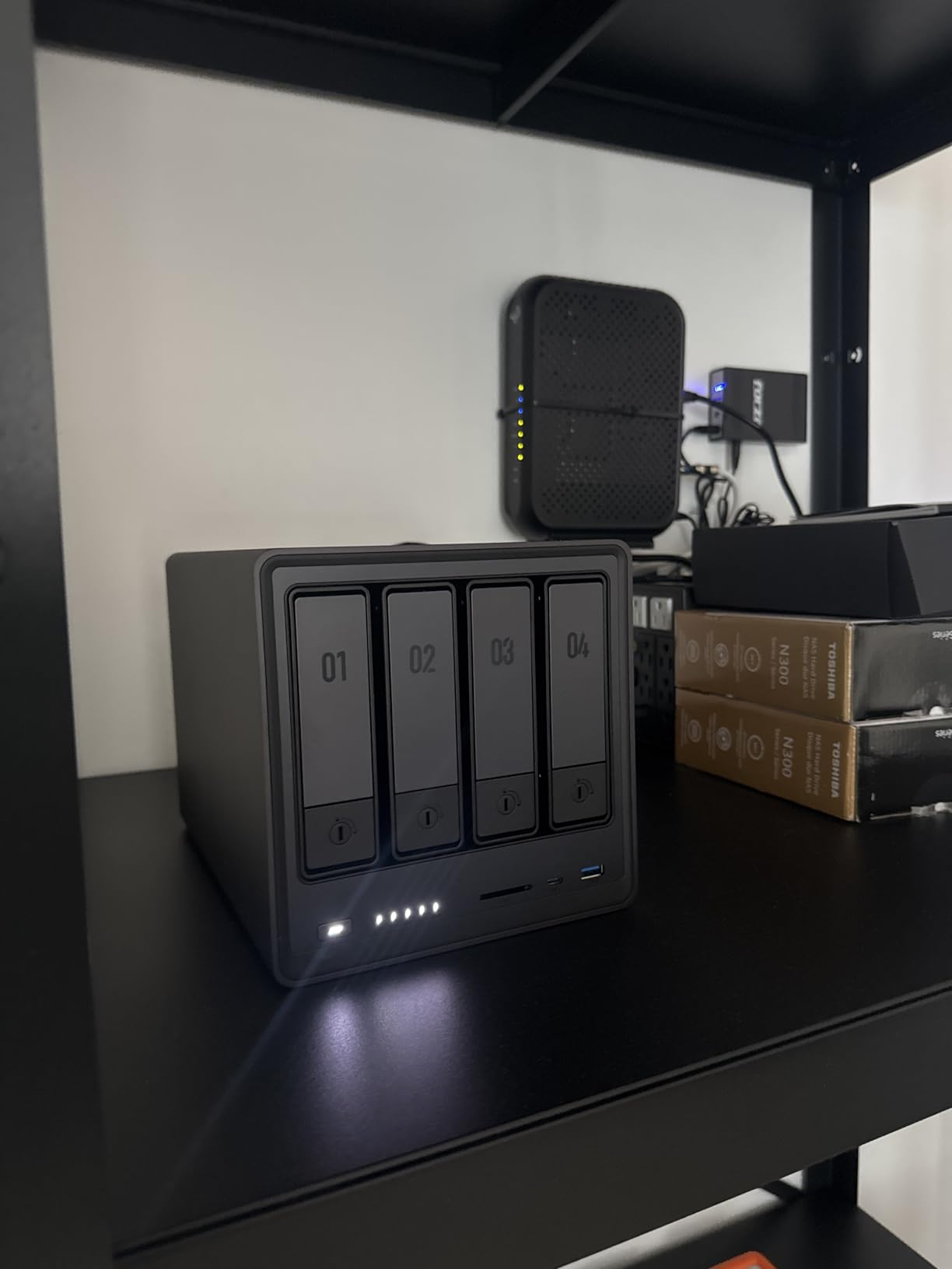 UGREEN NASync DXP2800 2-Bay Desktop NAS, Intel N100 Quad-core CPU, 8GB DDR5 RAM, 2.5GbE, 2X M.2 NVMe Slots, 4K HDMI, Network Attached Storage (Diskless) - Customer Photo 3