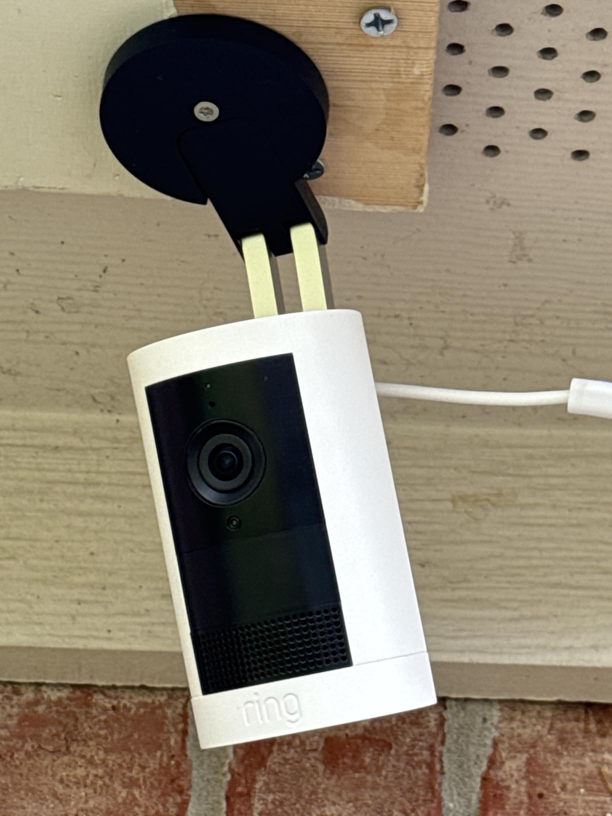 Introducing Ring Outdoor Cam Plus, Battery — Wide-Angle 2K Video with Ring Vision, Low-Light Sight for full-color night vision, Mount-Anywhere Versatility, Black - Customer Photo 4