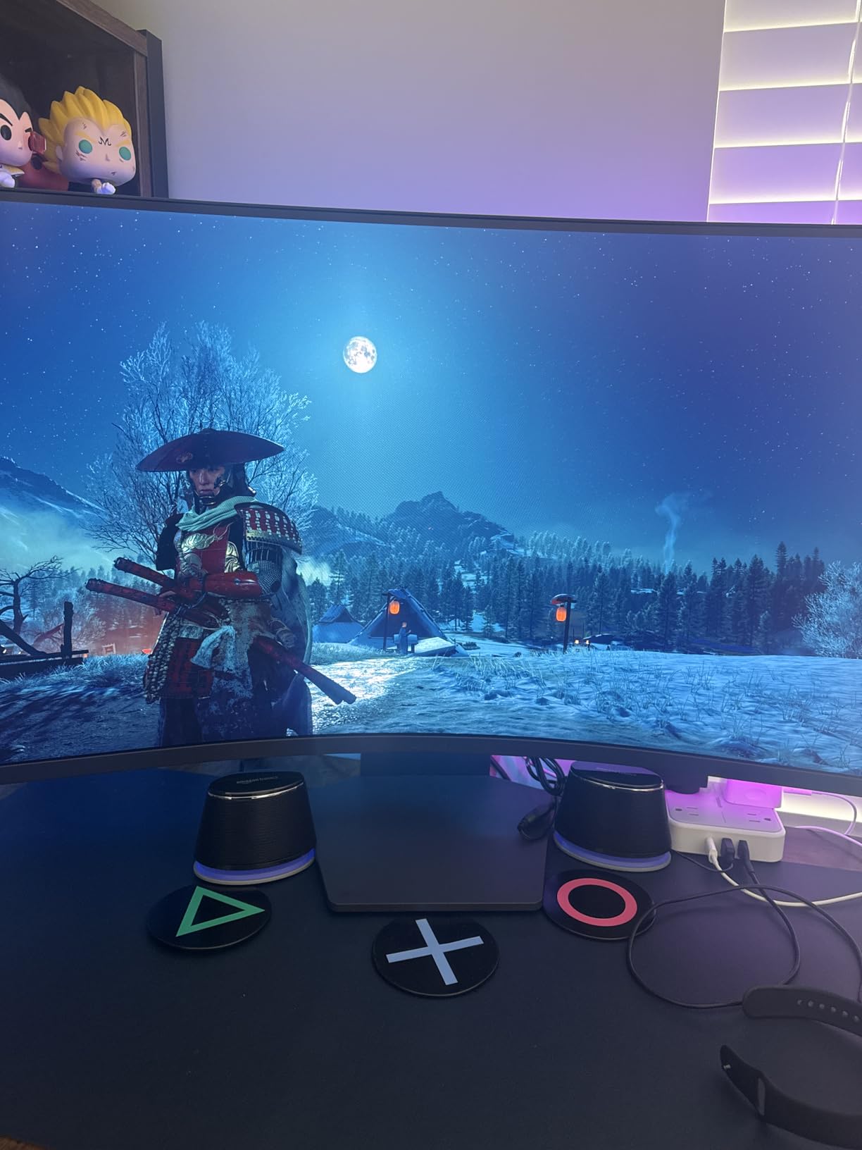 LG 27GS60QC-B Ultragear Curved Gaming Monitor 27-Inch QHD (2560x1440) 180Hz 1ms 1000R AMD FreeSync HDR10 HDMIx2 DisplayPort Borderless Design Black Stabilizer DAS Crosshair FPS Counter - Black - Customer Photo 2