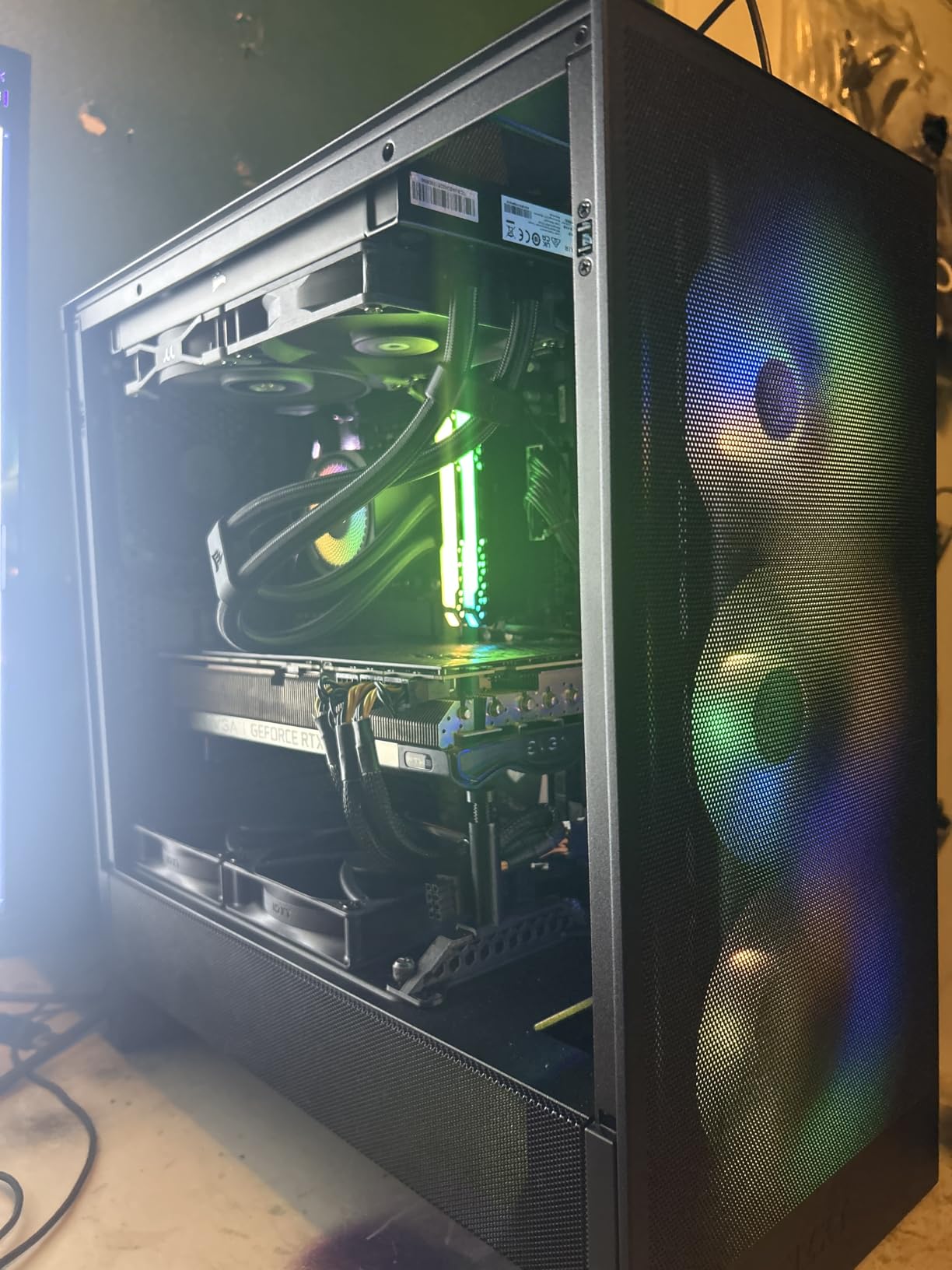 NZXT H5 Flow 2024 - Compact ATX Mid-Tower PC Gaming Case - High Airflow - 2 x 120mm Fans Included - 360mm Front & 240mm Top Radiator Support - Cable Management System - Tempered Glass - Black customer photo 1
