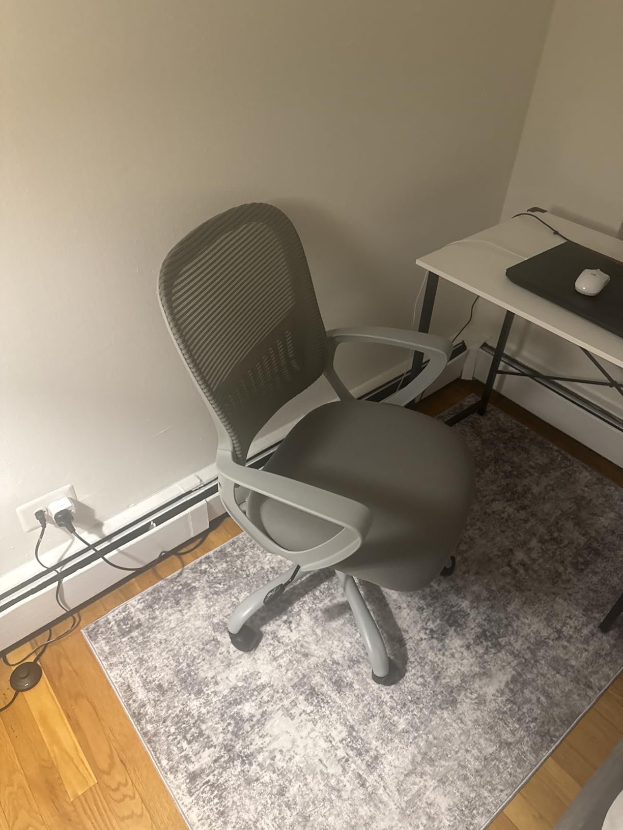 Sweetcrispy Office Computer Desk Managerial Executive Chair, Ergonomic Mid-Back Mesh Rolling Work Swivel Chairs with Wheels, Comfortable Lumbar Support, Comfy Arms for Home,Bedroom,Study,Student,Black - Customer Photo 2