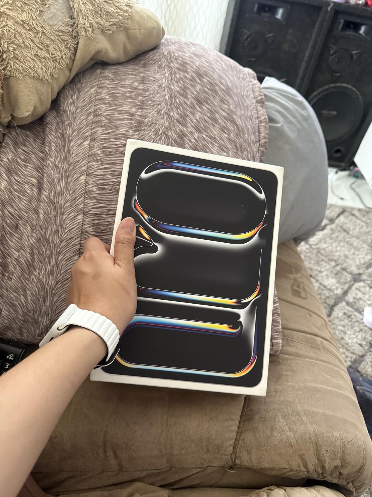 Apple iPad Pro 11-Inch (M4): Built for Apple Intelligence, Ultra Retina XDR Display, 256GB, 12MP Front/Back Camera, LiDAR Scanner, Wi-Fi 6E, Face ID, All-Day Battery Life — Space Black - Customer Photo 3