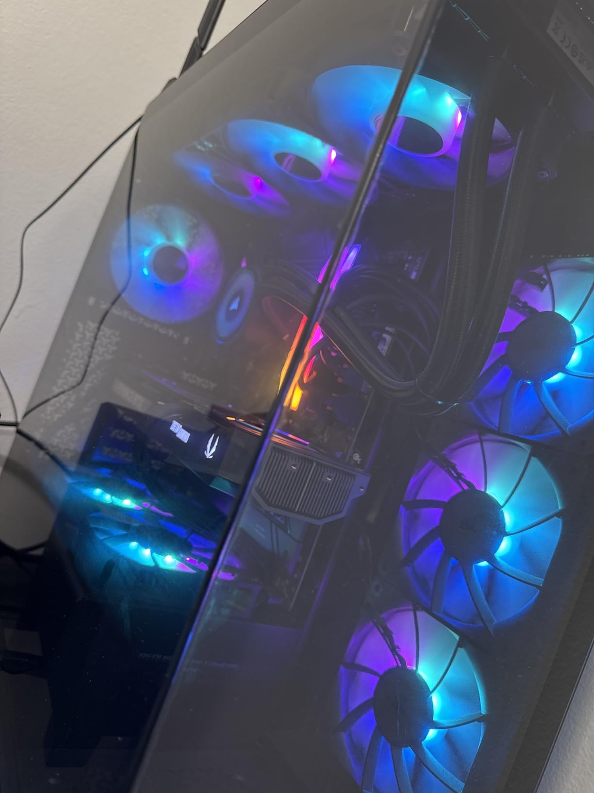CORSAIR RS120 ARGB 120mm PWM Fans - Daisy-Chain Connection - Low-Noise - Magnetic Dome Bearing - Triple Pack - Black customer photo 1