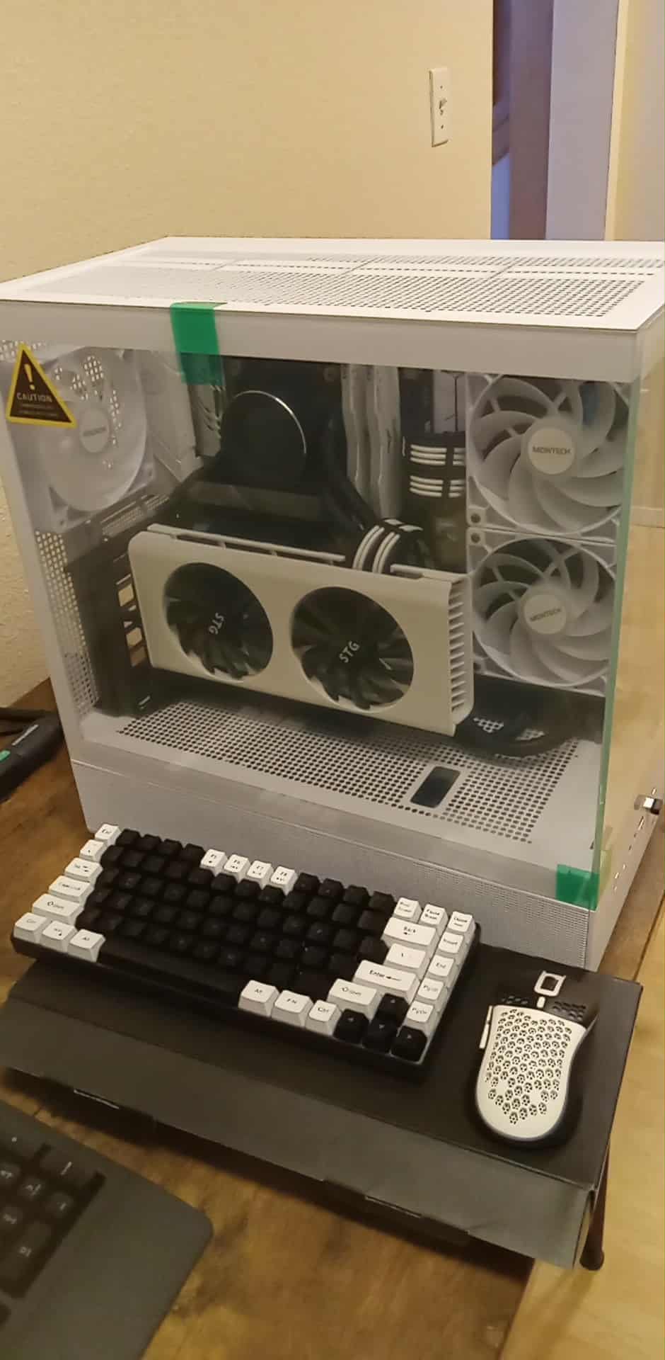 MONTECH XR-B, ATX Mid-Tower PC Gaming Case, 3x120mm ARGB PWM Fans Pre-Installed, Full-View Dual Tempered Glass Panel, Wood-Grain Design I/O Interface, 4090 GPUs, 360mm Radiator Support, Black customer photo 2