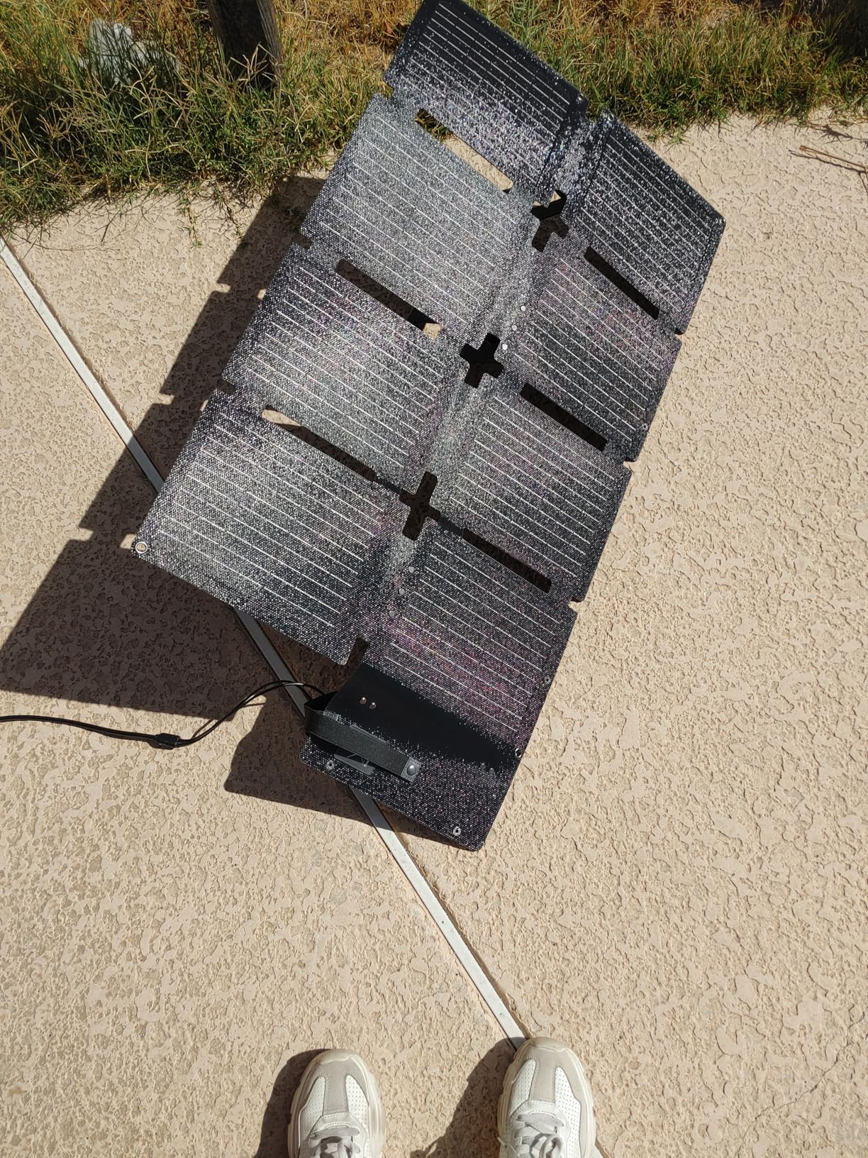 Anker Portable Power Station SOLIX C300, 288Wh LiFePO4 Battery, 300W (600W Surge) Solar Generator, 140W Two-Way Fast Charging, for Outdoor Camping, Traveling, and Emergencies (Solar Panel Optional) - Customer Photo 4