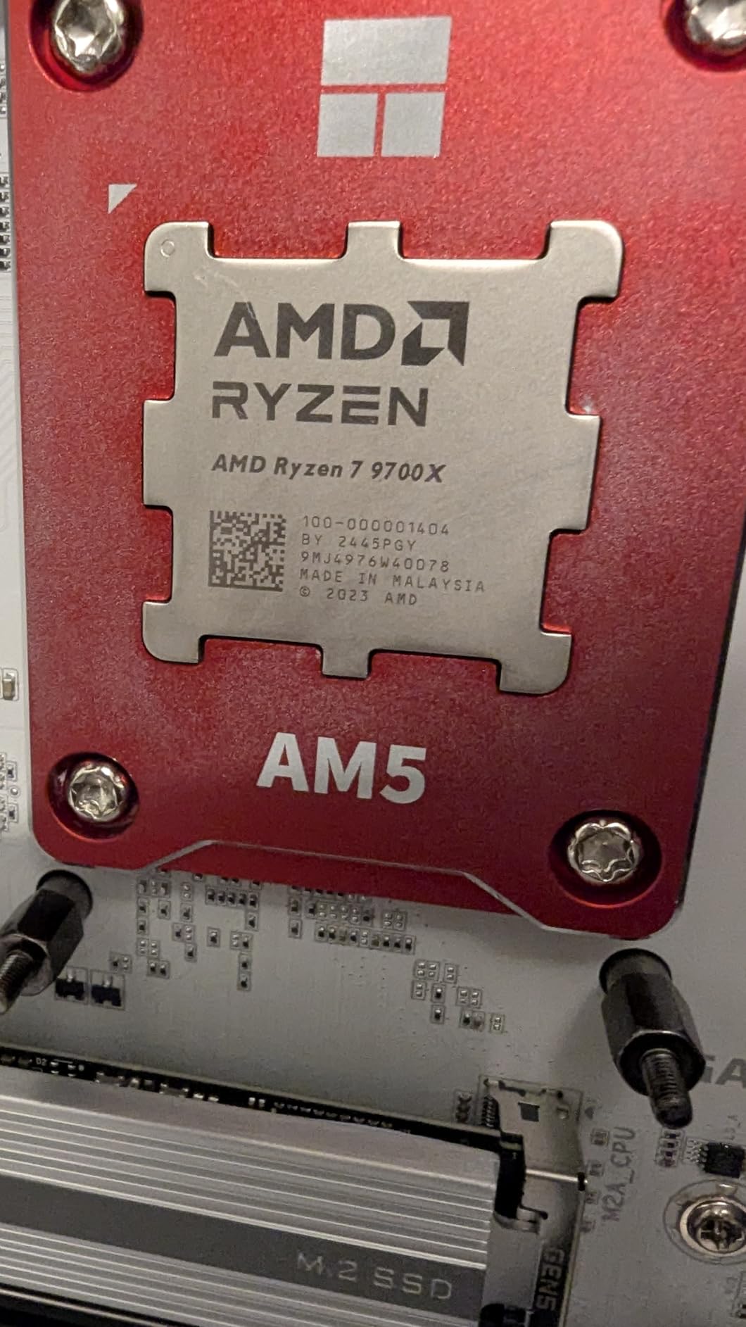 AMD Ryzen™ 7 9700X 8-Core, 16-Thread Unlocked Desktop Processor - Customer Photo 2