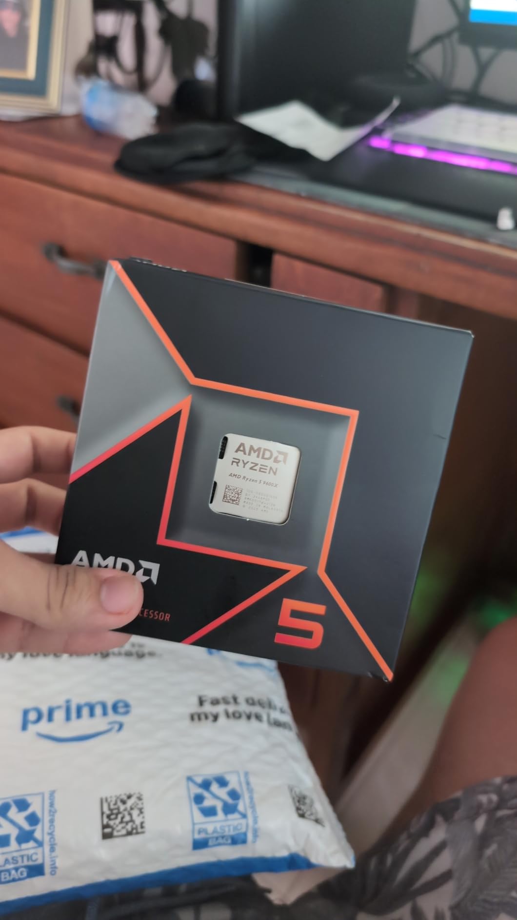 AMD Ryzen™ 5 9600X 6-Core, 12-Thread Unlocked Desktop Processor - Customer Photo 5