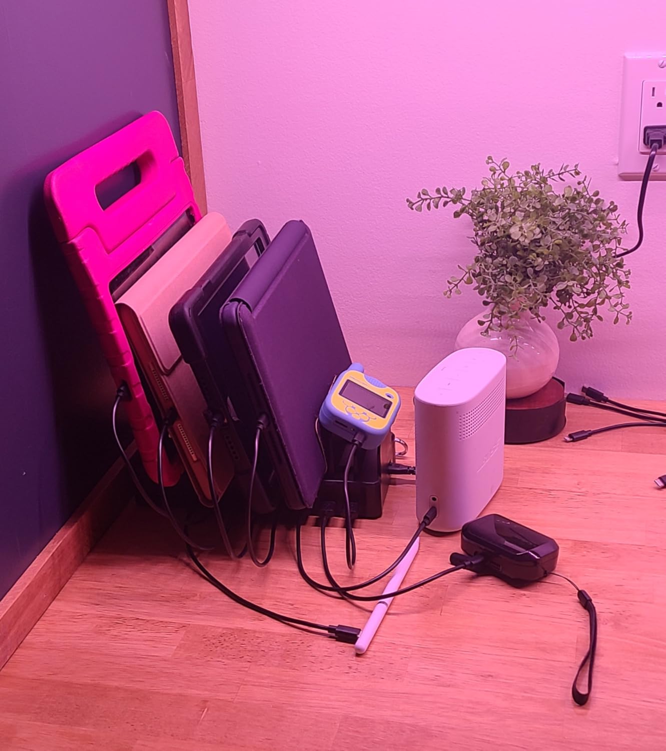 320W Charging Station for Multiple Devices, Zobirez 10-Port USB C Fast Charger Stations for MacBook, iPhone, Android Cell Phone, iPad, Tablet, Family Multi-Device Organizer Charging Dock, Black - Customer Photo 1