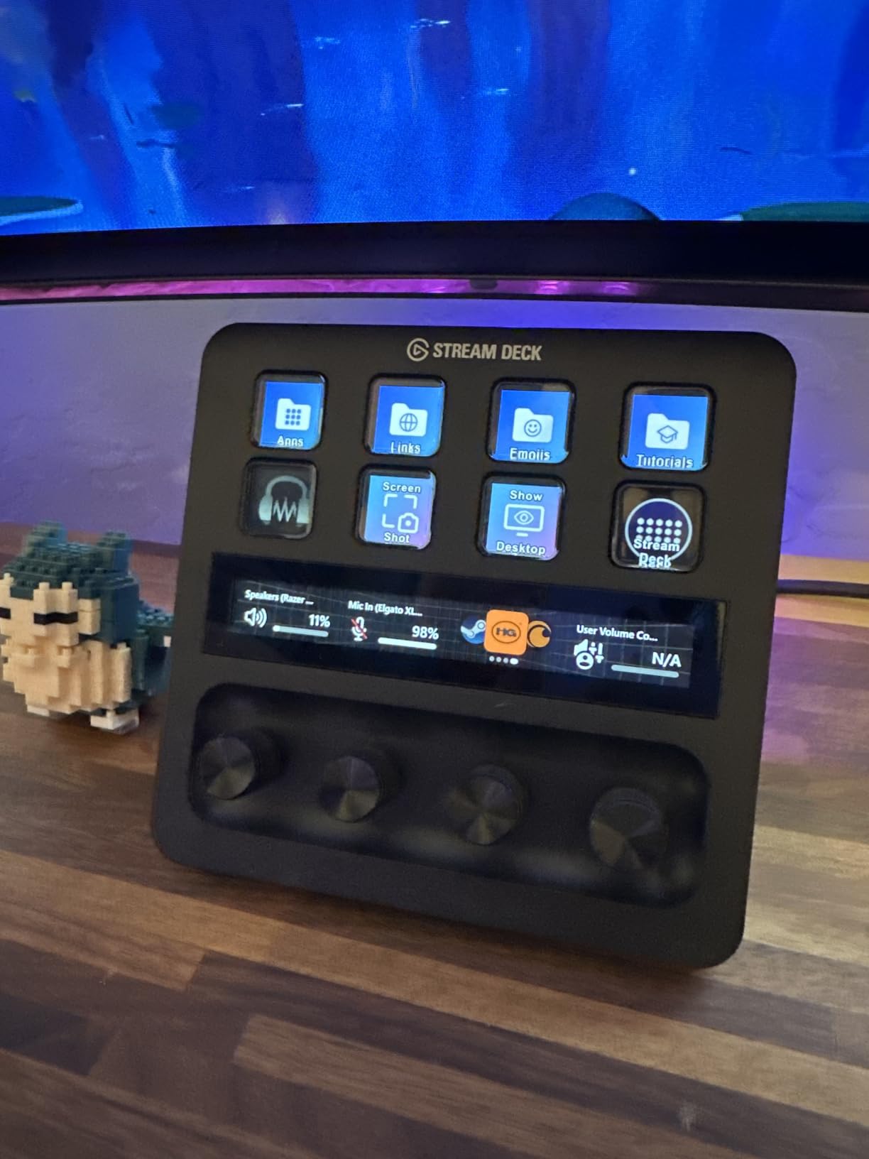 Elgato Stream Deck + XLR - Audio Mixer & Controller, Rear XLR-to-USB Mic Interface, Compatible with any Mic for Podcasting, Streaming, Content Creators, dials and LCD keys, PC/Mac - Customer Photo 1
