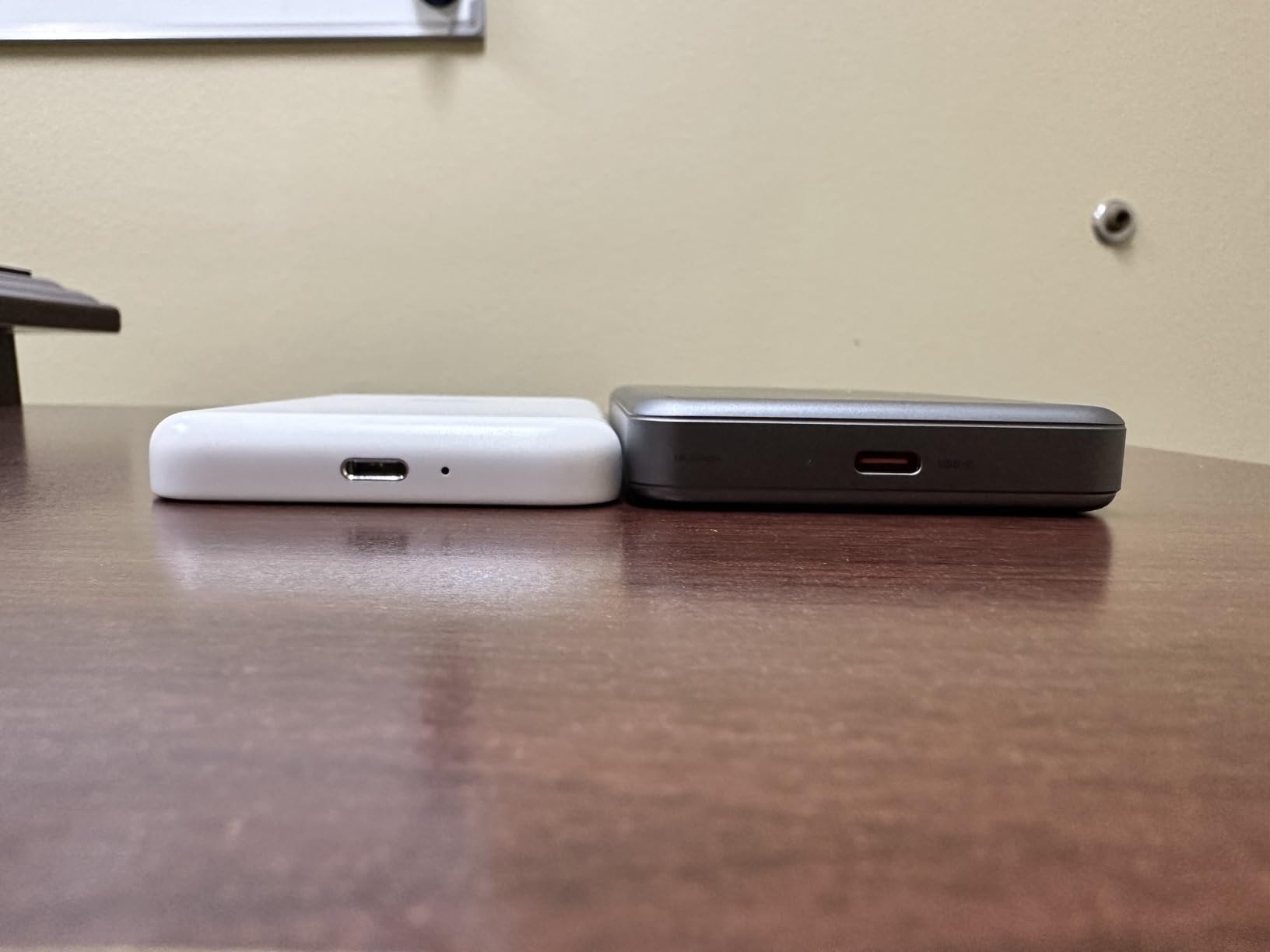 TORRAS MiniMag Power Bank,Ultra-Slim 10,000mAh Magnetic Wireless Portable Charger, 22.5W Fast Charging iPhone Air Magnetic Battery Pack Designed for iPhone 17 Pro Max/17 Pro/Air/16/15/14/13/12, Gray - Customer Photo 2