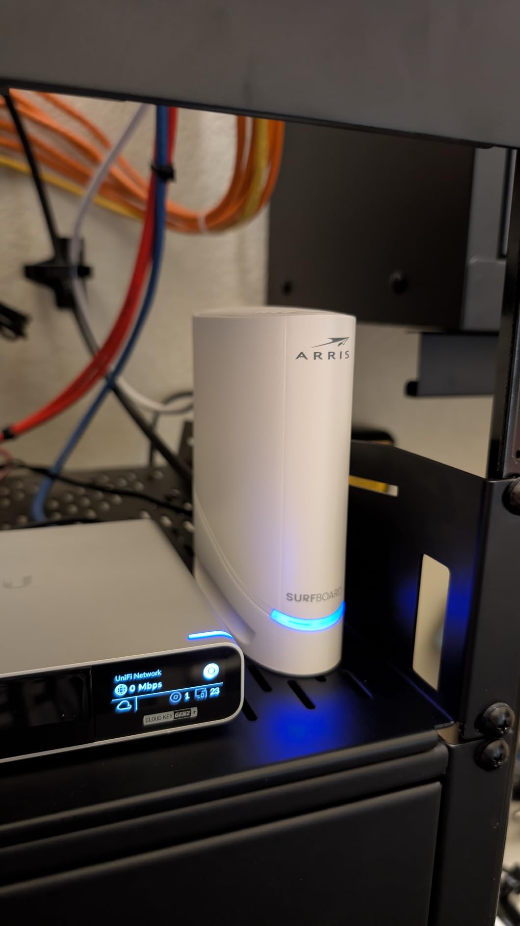 ARRIS S34 - Cable Modem - Fast DOCSIS 3.1 Multi-Gigabit Cable Modem, for Comcast Xfinity, Cox, Spectrum & More, 2.5 Gbps Max Internet Speeds, 1 Year Warranty - (No Built-in WiFi) - Customer Photo 1