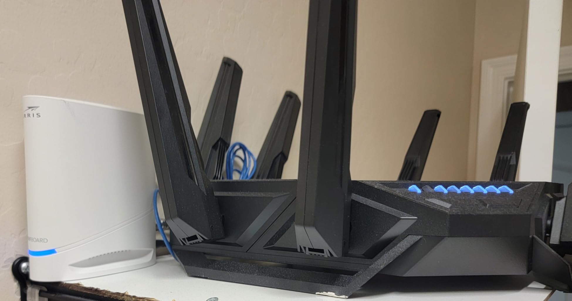ARRIS S34 - Cable Modem - Fast DOCSIS 3.1 Multi-Gigabit Cable Modem, for Comcast Xfinity, Cox, Spectrum & More, 2.5 Gbps Max Internet Speeds, 1 Year Warranty - (No Built-in WiFi) - Customer Photo 2