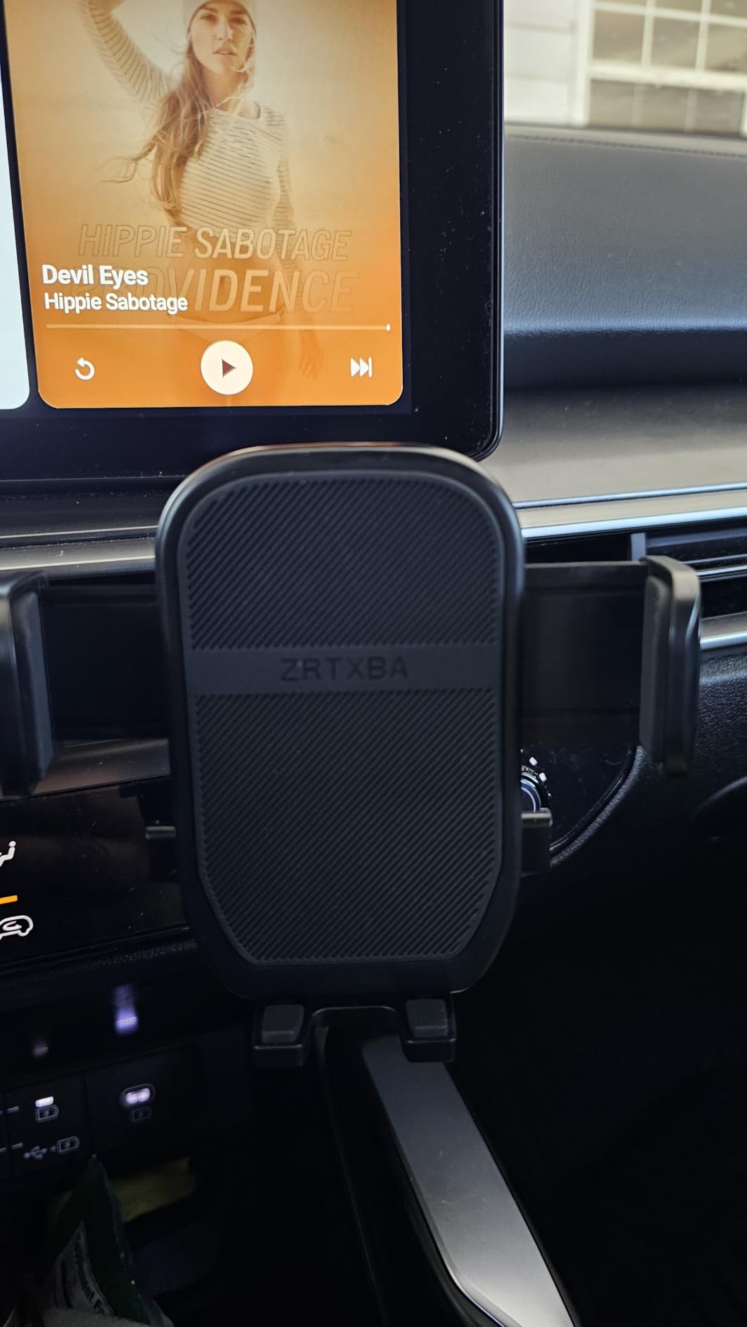 Phone Holders for Your Car with Metal Hook Clip, Air Vent Cell Phone Car Mount 360° Rotation Car Phone Holder Universal Automobile Cradle Fit for iPhone Android and All Smartphones Dark Black - Customer Photo 2