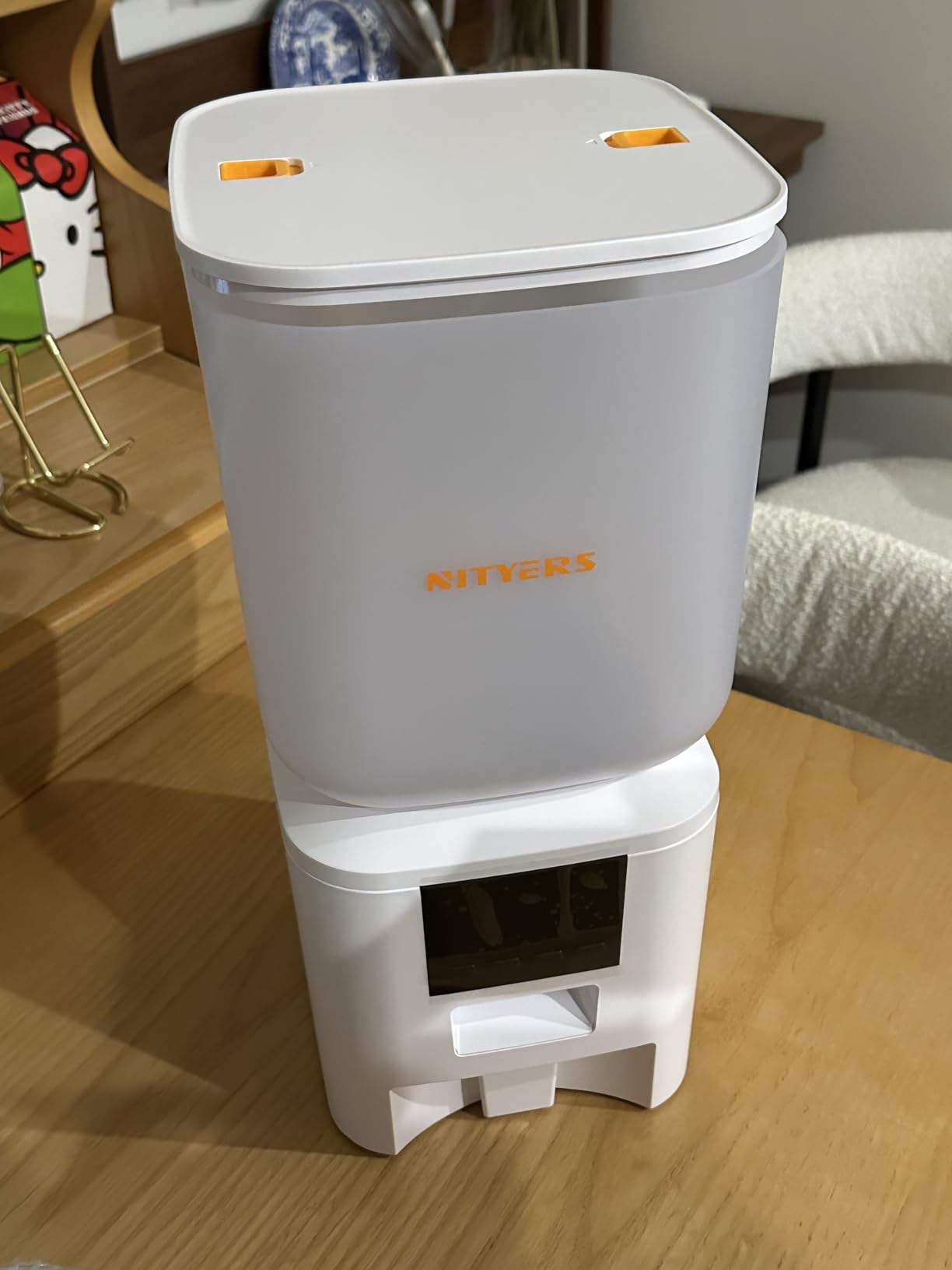 Automatic Dog & Cat Feeder with Camera & WiFi – 8L/34 Cups, 1080P Night Vision, 2.4 & 5G WiFi, 2-Way Talk, 10s Voice Recording, Timed Food Dispenser, Up to 99 Portions, 15 Meals Per Day - Customer Photo 2