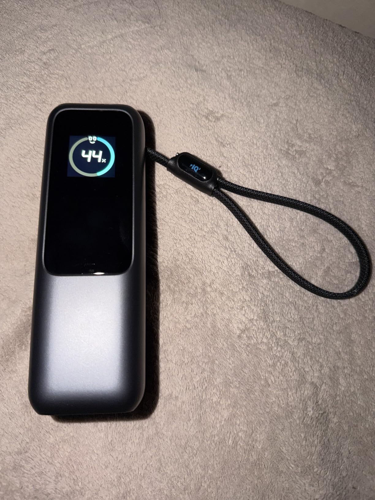 Anker Laptop Power Bank, 25,000mAh Portable Charger with Triple 100W USB-C Ports, Built-in and Retractable Cables, for iPhone 16/15 Series, MacBook, Samsung, and More (Flight-Approved) - Customer Photo 3