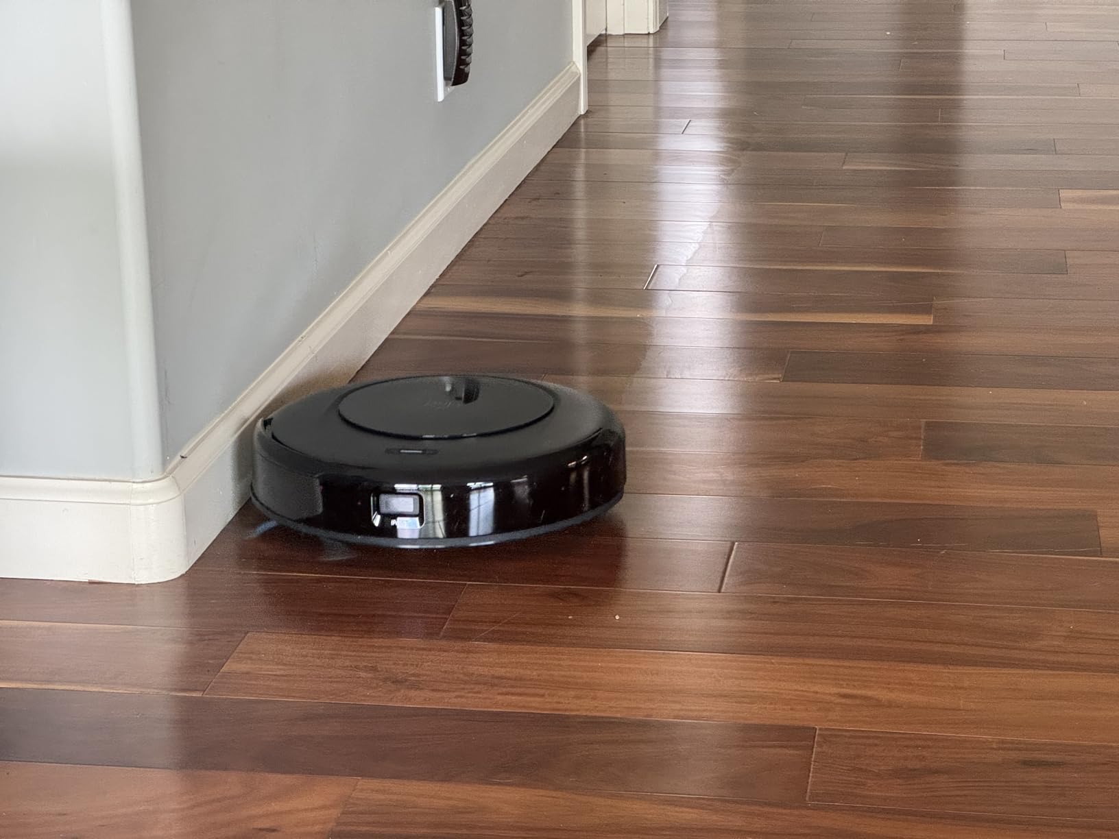 eufy Robot Vacuum Omni C20, Robot Vacuum and Mop Combo, All-in-One Station, Auto Mop Washing and Auto Drying for Hands-Free Cleaning, 7000 Pa Powerful Suction, Self Emptying, 3.35-Inch Design - Customer Photo 1