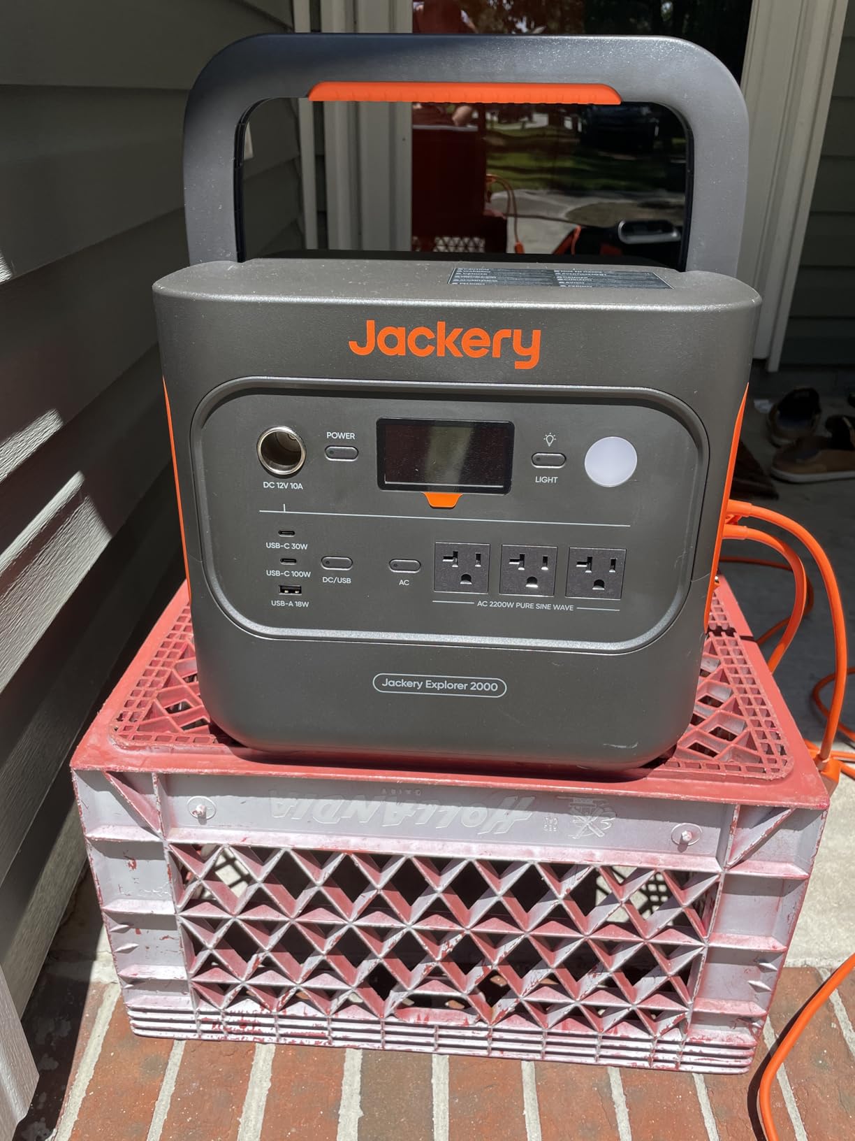 Jackery Explorer 2000 v2 Portable Power Station, 2042Wh LiFePO4 Home Backup Battery, 2200W Solar Generator, USB-C PD 100W Fast Charging for Emergencies, Power Outages, Camping(Solar Panel Optional) - Customer Photo 3