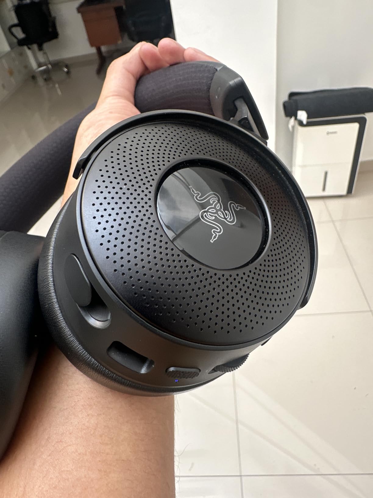 Razer Kraken V4 Pro Wireless Gaming Headset: OLED Control Hub - HD Haptics - 2.4GHz Wireless - Bluetooth - USB - 3.5 mm - Super Wideband Mic - For PC, Mac, PS5, Nintendo Switch, Steam Deck, Smartphone - Customer Photo 1