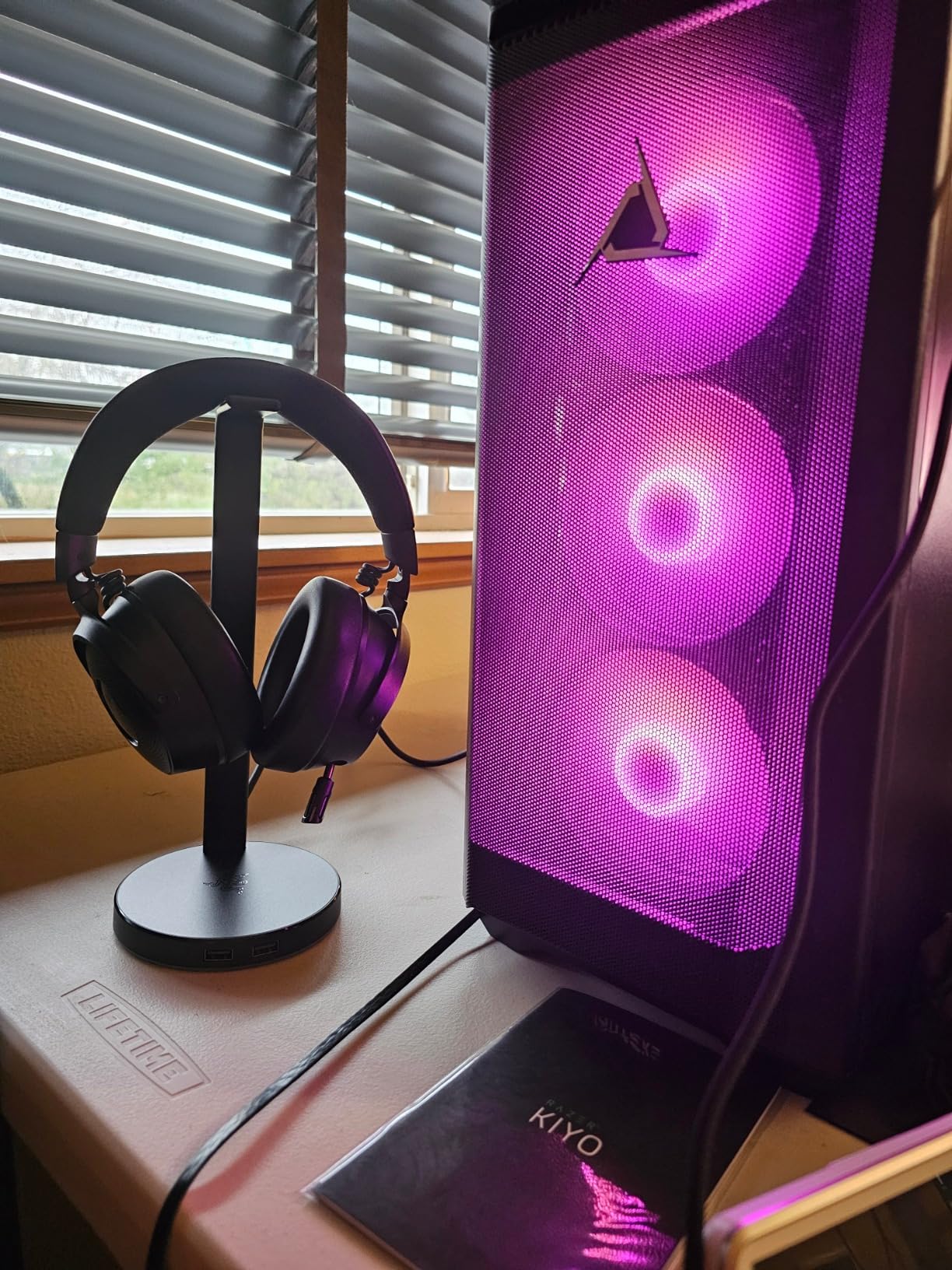 Razer Kraken V4 Pro Wireless Gaming Headset: OLED Control Hub - HD Haptics - 2.4GHz Wireless - Bluetooth - USB - 3.5 mm - Super Wideband Mic - For PC, Mac, PS5, Nintendo Switch, Steam Deck, Smartphone - Customer Photo 2