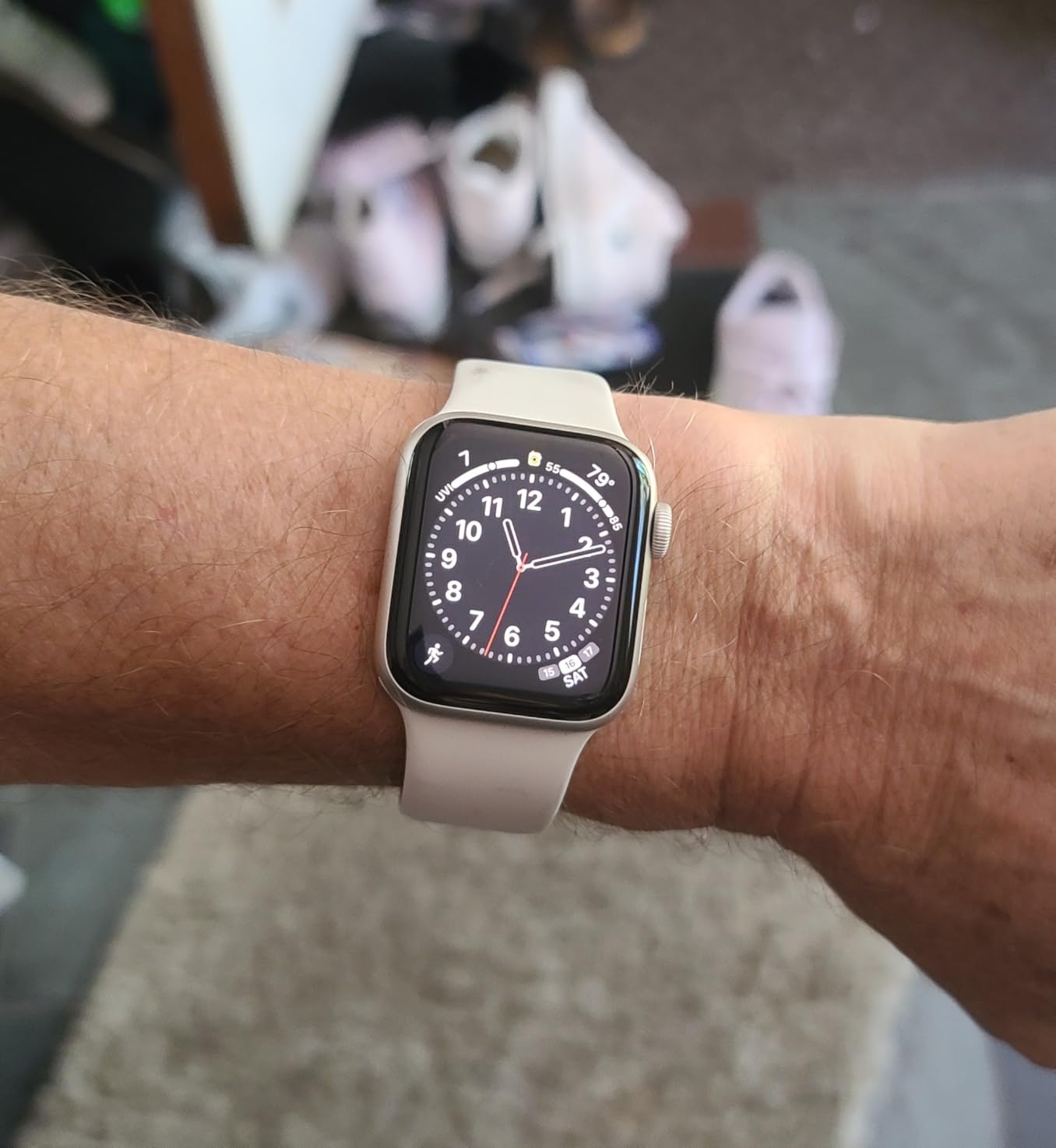 Apple Watch SE (2nd Gen) [GPS 40mm] Smartwatch with Midnight Aluminum Case with Midnight Sport Band S/M. Fitness and Sleep Trackers, Crash Detection, Heart Rate Monitor, Retina Display - Customer Photo 1