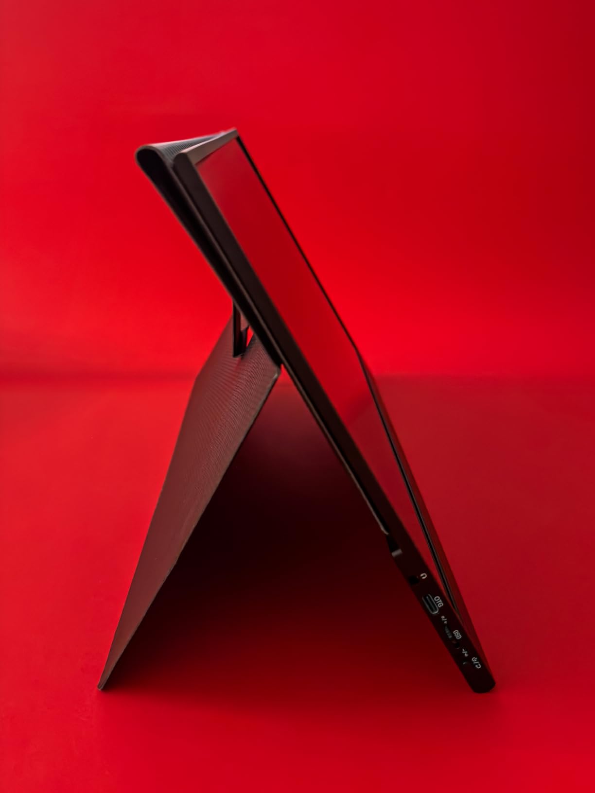UPERFECT OLED Portable Monitor 16