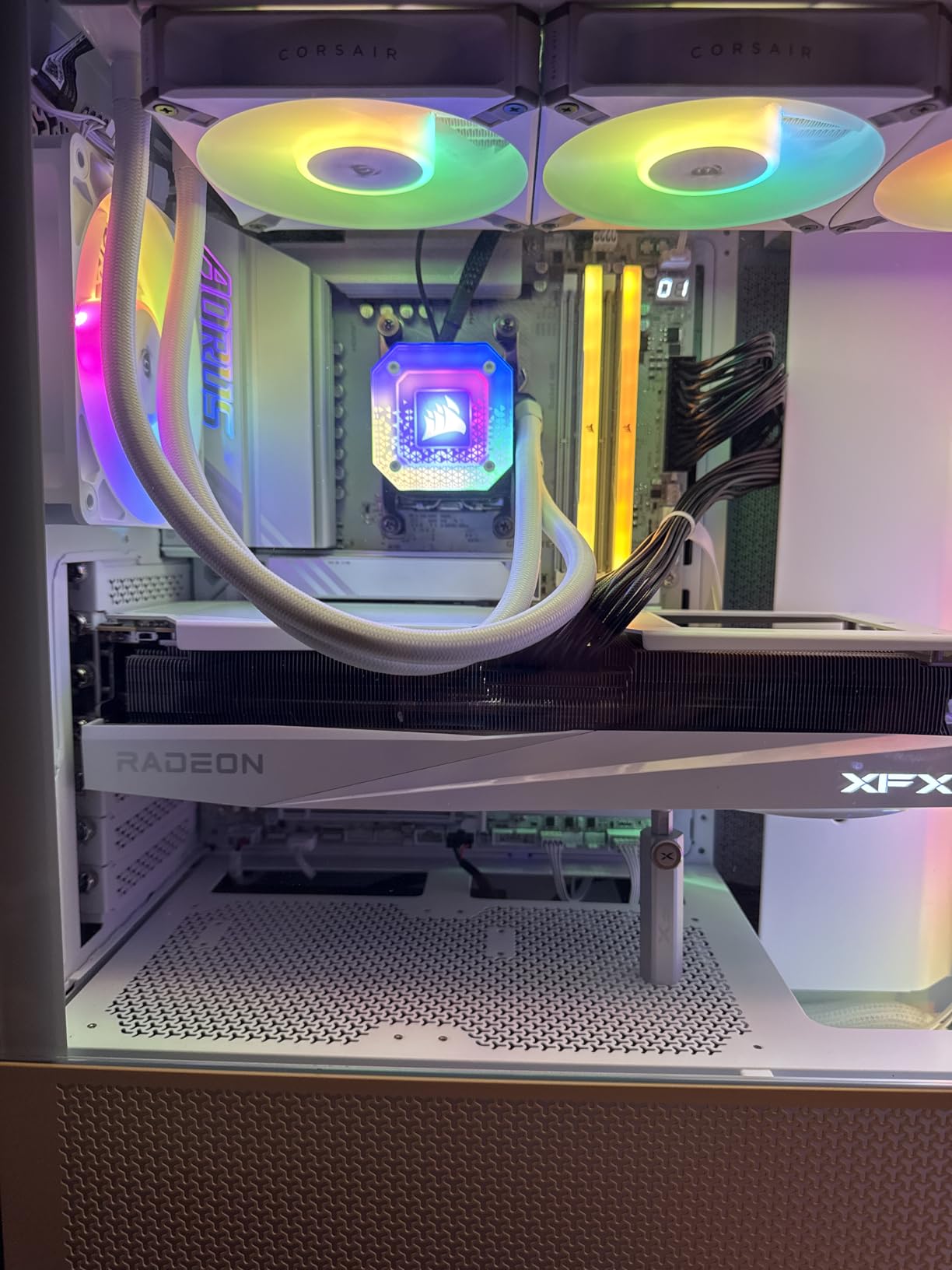 GIGABYTE X870E AORUS PRO ICE AMD AM5 LGA 1718 Motherboard, ATX, DDR5, 4X M.2, PCIe 5.0, USB4, WIFI7, 2.5GbE LAN, EZ-Latch, 5-Year Warranty customer photo 1