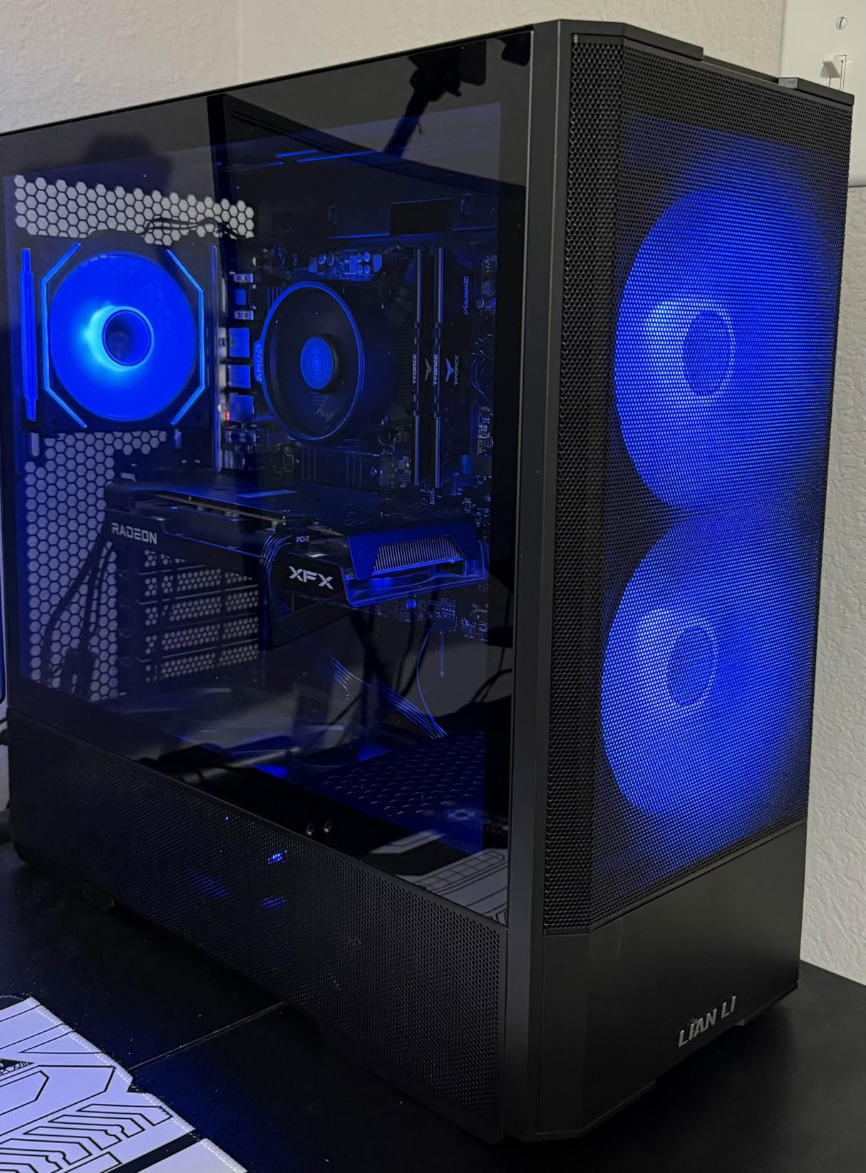 LIAN LI LANCOOL 207 Compact ATX RGB Gaming Computer Case, Black | Airflow Optimized Mesh Panels Tower Chassis, 2x140mm ARGB, 2x120mm PWM Fans Pre-Installed, USB Type-C Port customer photo 2
