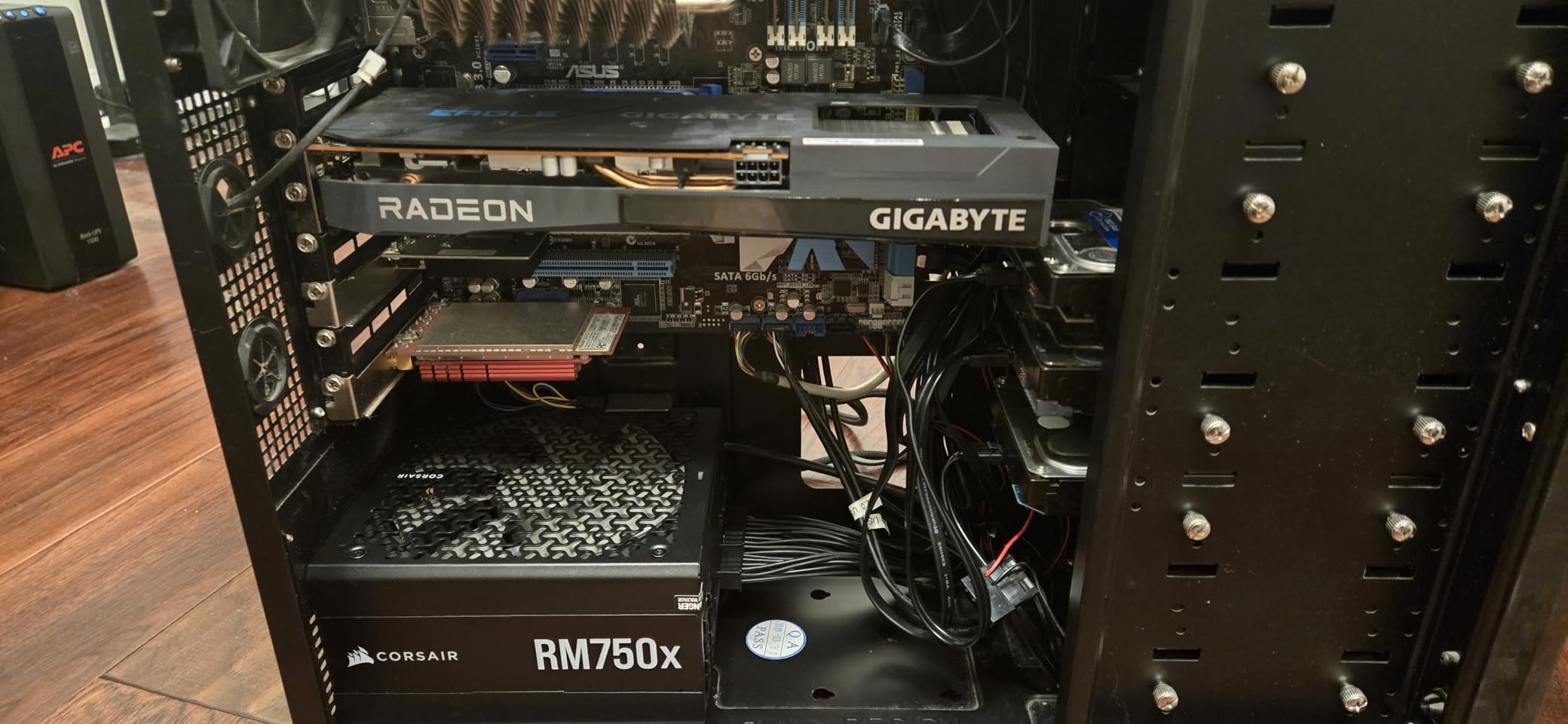 CORSAIR RM850x Fully Modular Low-Noise ATX Power Supply – ATX 3.1 Compliant – PCIe 5.1 Support – Cybenetics Gold Efficiency – Native 12V-2x6 Connector – Black - Customer Photo 3
