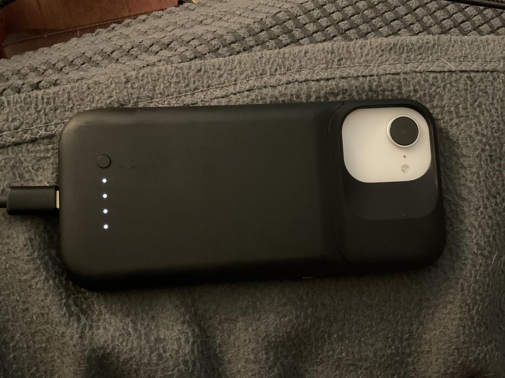 Mophie Juice Pack Battery Case for iPhone 16 Pro Max - Slim Charging Case, Magnetic Back for Wallets & Mounts, +50% Extra Battery Life, Enhanced 6-Foot Drop Protection, Sustainable Material, Black - Customer Photo 1