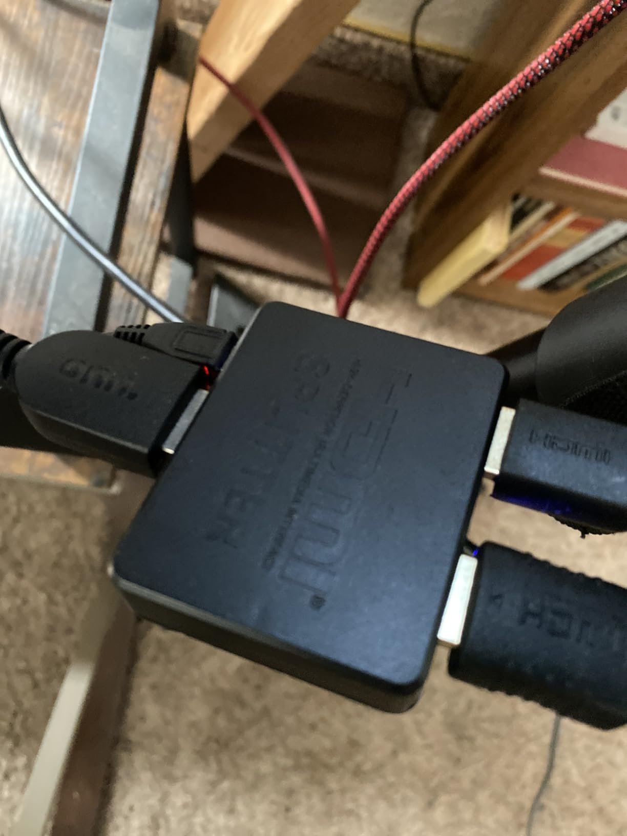 HDMI Splitter 1 in 2 Out, 4K HDMI Splitter Not for Extended Display (Mirror Only/Copy Mode),Sends Same Content to 2 Screens(Need Power 5V 1A), Works with Laptop,TV,Monitor(Hdmi Cable Not Included) - Customer Photo 1