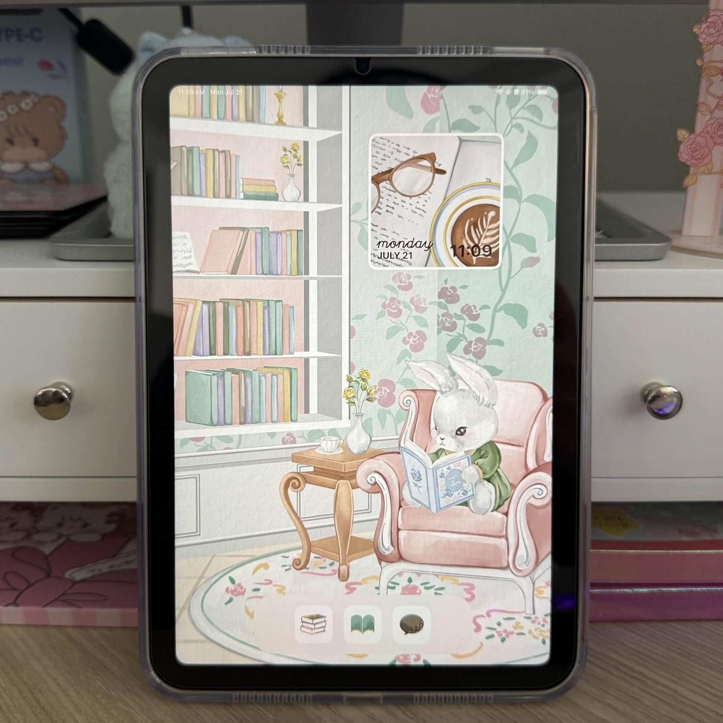 iPad mini (A17 Pro): Apple Intelligence, 8.3-inch Liquid Retina Display, 256GB, Wi-Fi 6E, 12MP Front/12MP Back Camera, Touch ID, All-Day Battery Life — Space Gray - Customer Photo 1