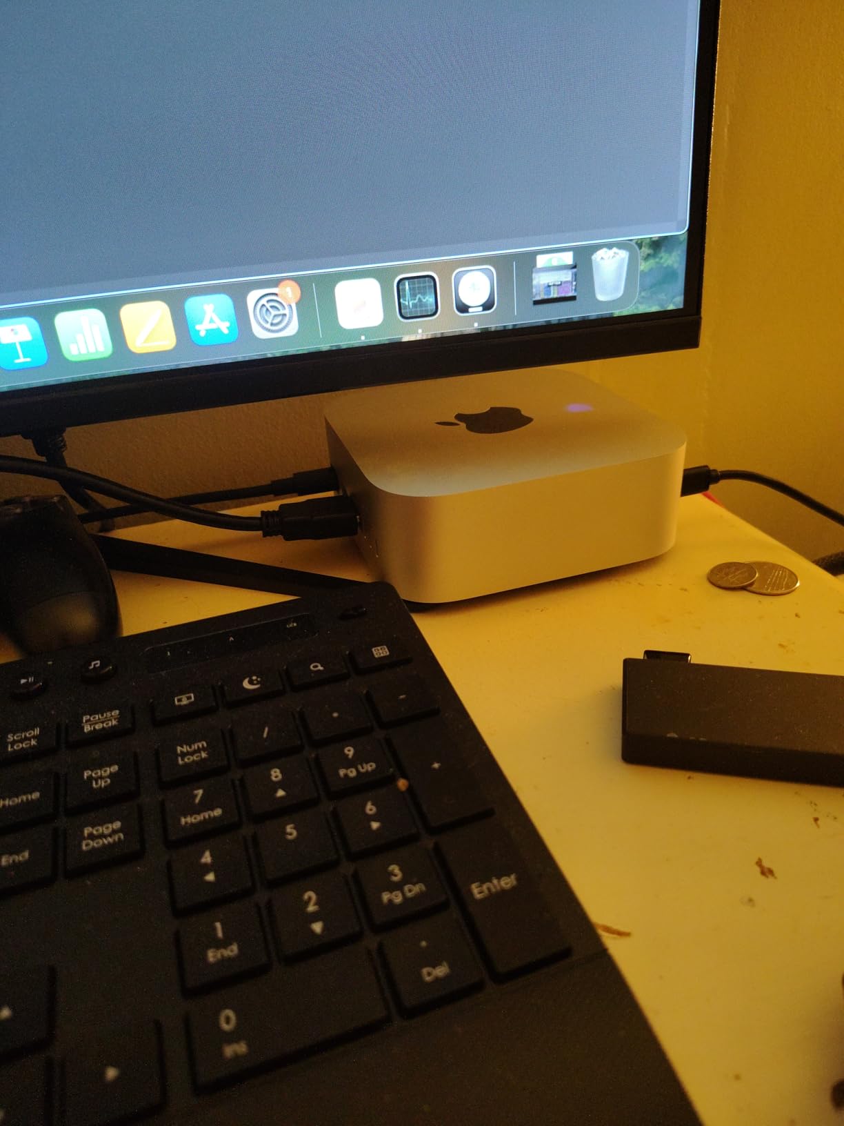Apple 2024 Mac mini Desktop Computer with M4 chip with 10‑core CPU and 10‑core GPU: Built for Apple Intelligence, 16GB Unified Memory, 512GB SSD Storage, Gigabit Ethernet. Works with iPhone/iPad - Customer Photo 2