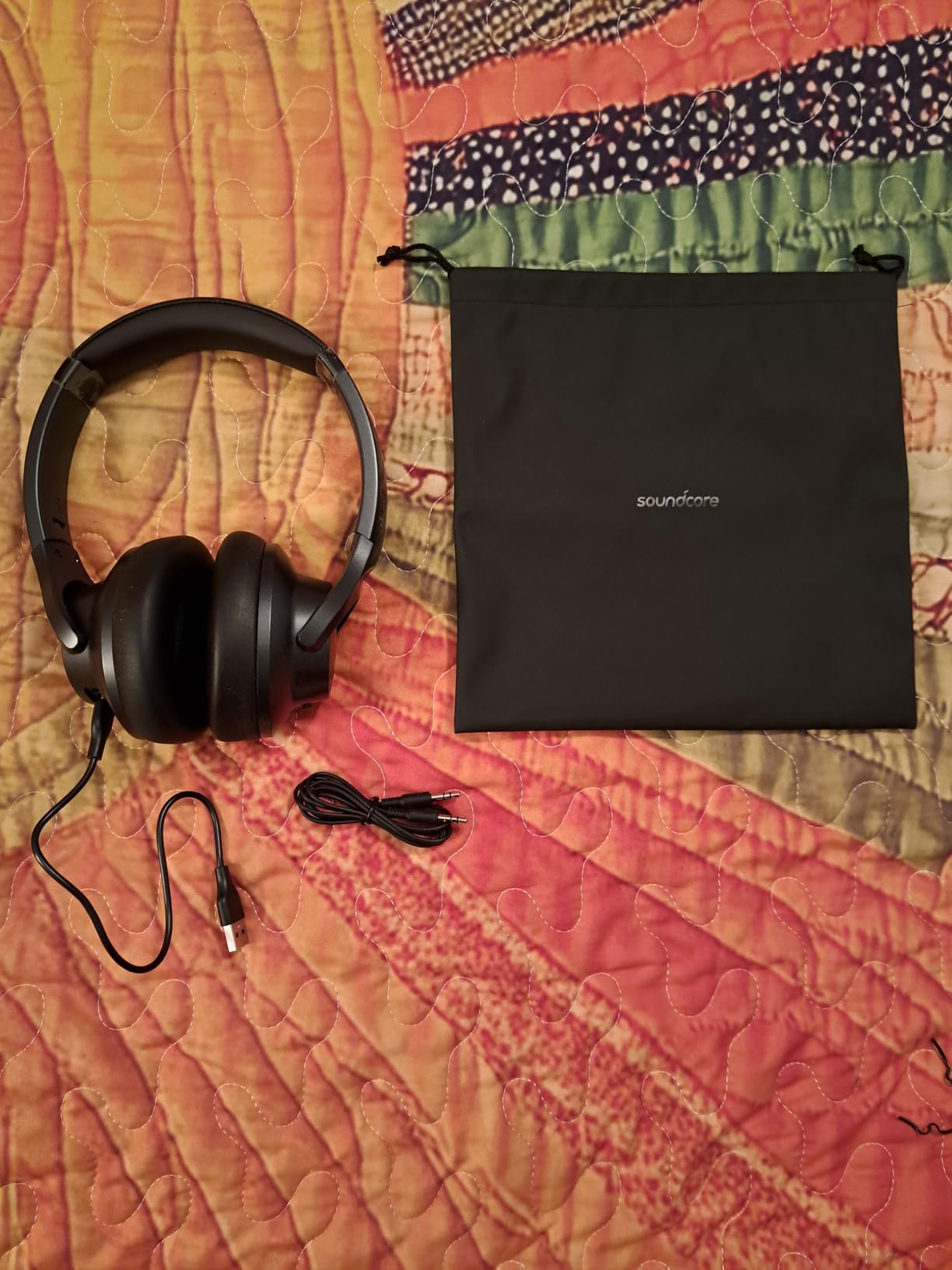 Soundcore Anker Life Q20 Hybrid Active Noise Cancelling Headphones, Wireless Over Ear Bluetooth Headphones, 60H Playtime, Hi-Res Audio, Deep Bass, Foam Ear Cups, Travel, Office, USB-C Charging - Customer Photo 5