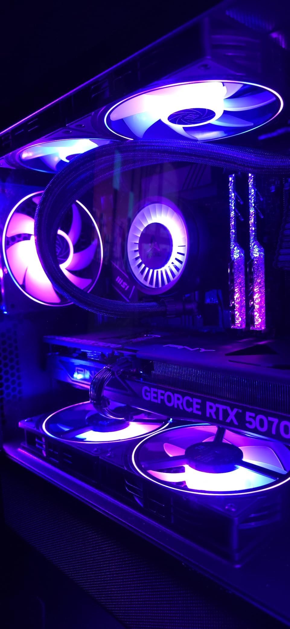 ARCTIC Liquid Freezer III Pro 240 A-RGB - 240 mm AIO CPU Cooler, Water Cooling, 38 mm Radiator, PWM Pump, VRM Fan, for AMD AM5/AM4, Intel LGA1851/1700 Contact Frame - Black - Customer Photo 2