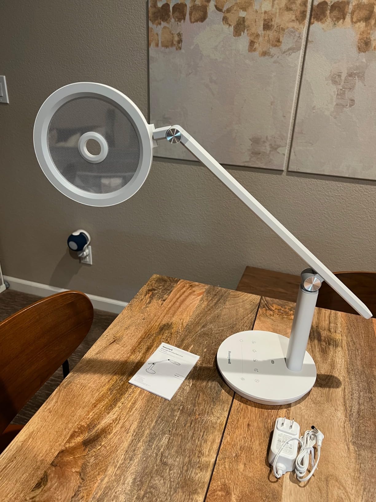 Honeywell Desk Lamp for Home Office, H6 Sunturalux™ Eye-Caring Led Desk Light, 800LM Dimmable Desk Lamp with Timer, Touch Control Tall Desk Reading Light, Table Lamp for Circle Webcam, Study, Bedroom - Customer Photo 5