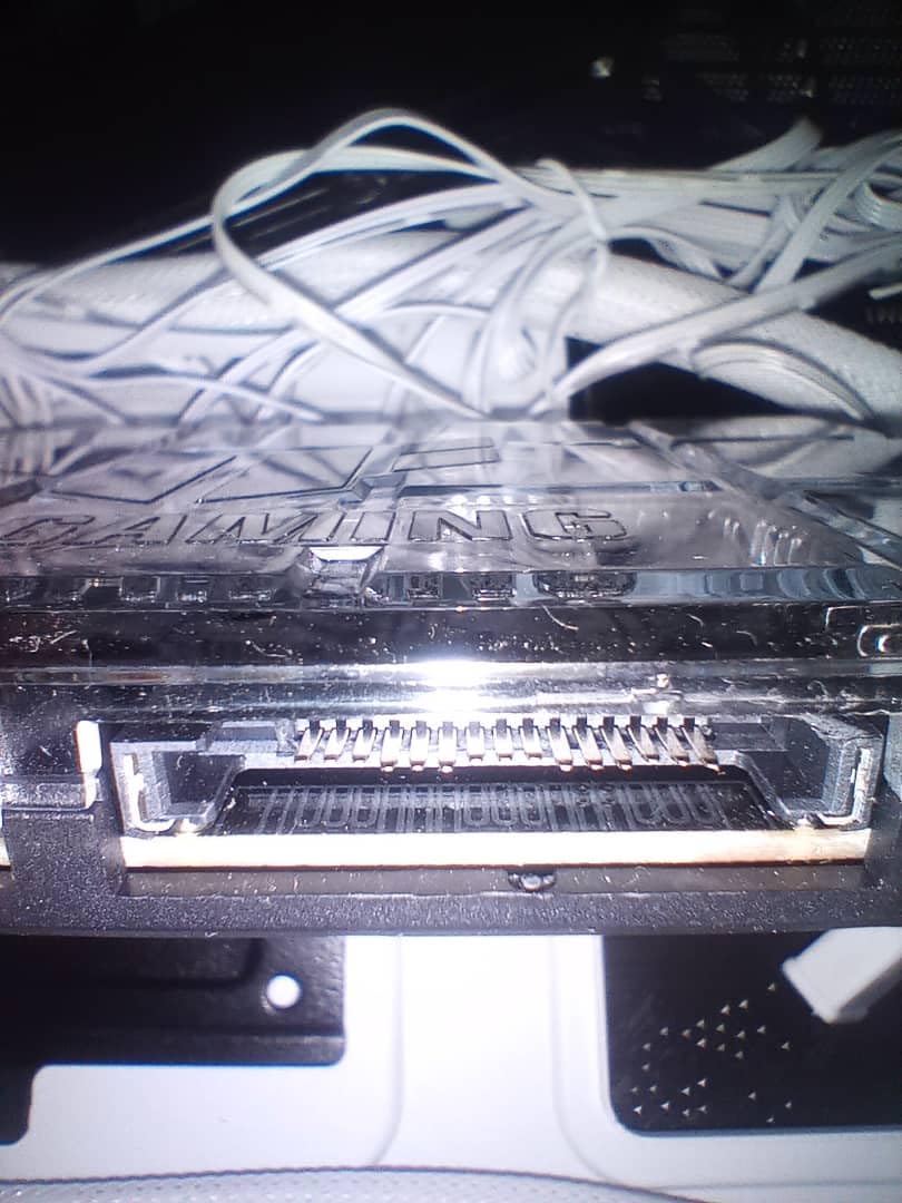 ASUS TUF Gaming ARGB PWM Fan Hub (Connects six case Fans, PWM Fan and RGB Connector, Clear Power and Operation Indicators, Stable Dual SATA Power Support) - Customer Photo 2