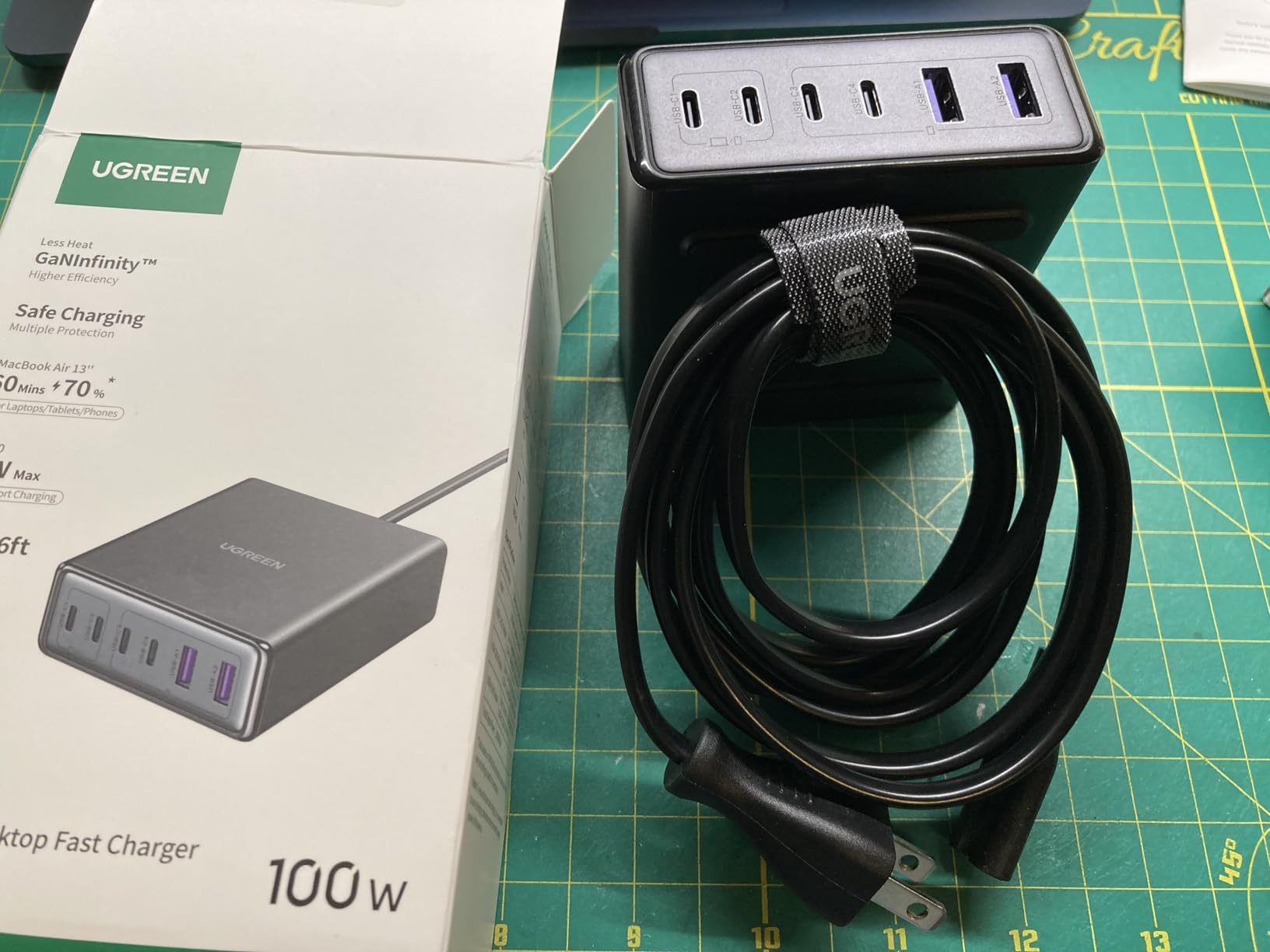 UGREEN 100W USB C Charging Station, 6-Port GaN Desktop Charger with 4 USB-C & 2 USB-A, Smart Power Distribution for MacBook Pro/Air, Dell XPS, iPad, iPhone 17/16/15, Galaxy S25/S24, Pixel 10/9 - Customer Photo 1