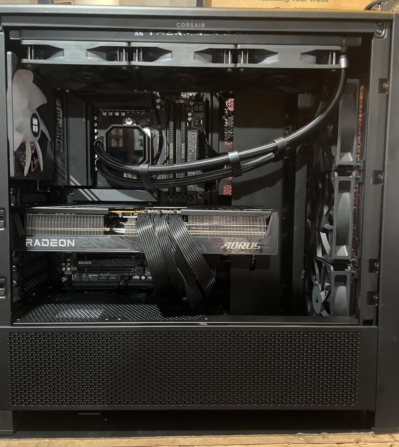 CORSAIR 4000D RS Frame Modular High Airflow Mid-Tower PC Case – 3X CORSAIR RS Fans – InfiniRail Fan Mounting System – Fits Multiple 360mm Radiators – Reverse Connector Motherboard Compatible – Black - Customer Photo 1