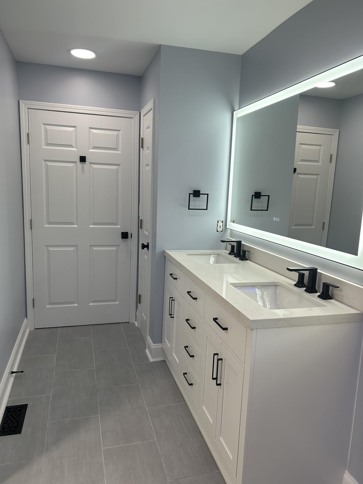 24x36 Bathroom LED Mirror, Black Aluminum Edge Lighted Mirror, 3 Colors Stepless Dimmable Vanity Mirror, Skincare, Anti-Fog, Shatter-Proof, ETL Listed, Memory Smart Mirror(Horizontal/Vertical) - Customer Photo 1