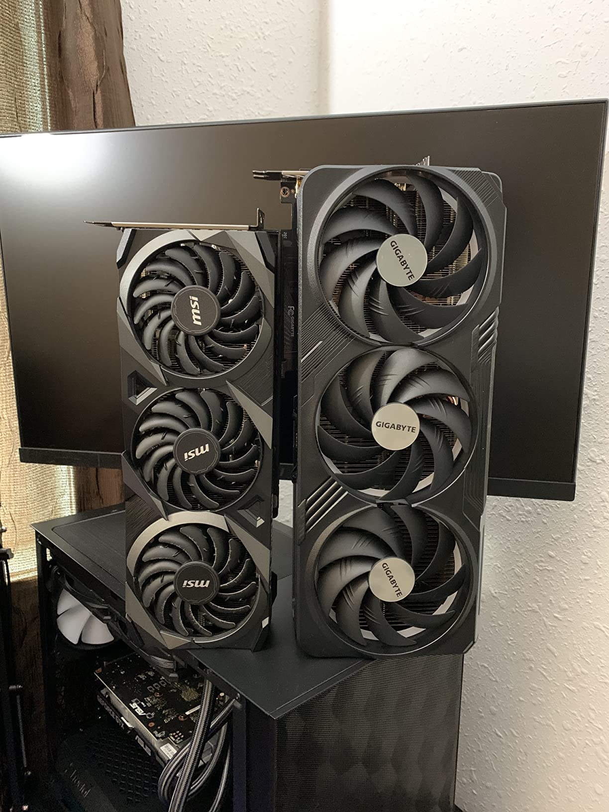 GIGABYTE GeForce RTX 5080 WINDFORCE OC SFF 16G Graphics Card, WINDFORCE Cooling System, 16GB 256-bit GDDR7, GV-N5080WF3OC-16GD Video Card - Customer Photo 2
