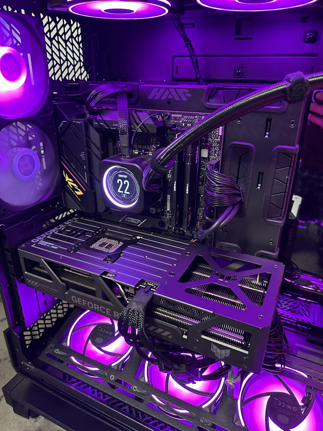 ASUS TUF Gaming GeForce RTX ™ 5090 32GB GDDR7 OC Edition Gaming Graphics Card (PCIe® 5.0, HDMI®/DP 2.1, 3.6-Slot, Military-Grade Components, Protective PCB Coating, axial-tech Fans, Vapor Chamber) - Customer Photo 4