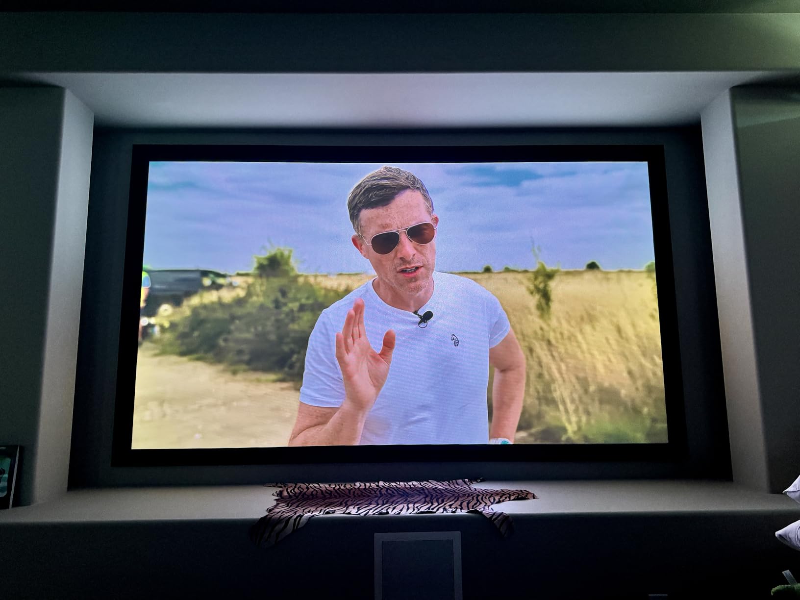 Valerion VisionMaster Pro2 Triple Laser Projector 4K,15000:1 Contrast, 0.9-1.5x Optical Zoom, 2X Multitasking Power, IMAX, HDR10+, GTV, 4ms Lag-Free Gaming, 3000 ISO Lumens, Google Home, Apple Homekit - Customer Photo 1