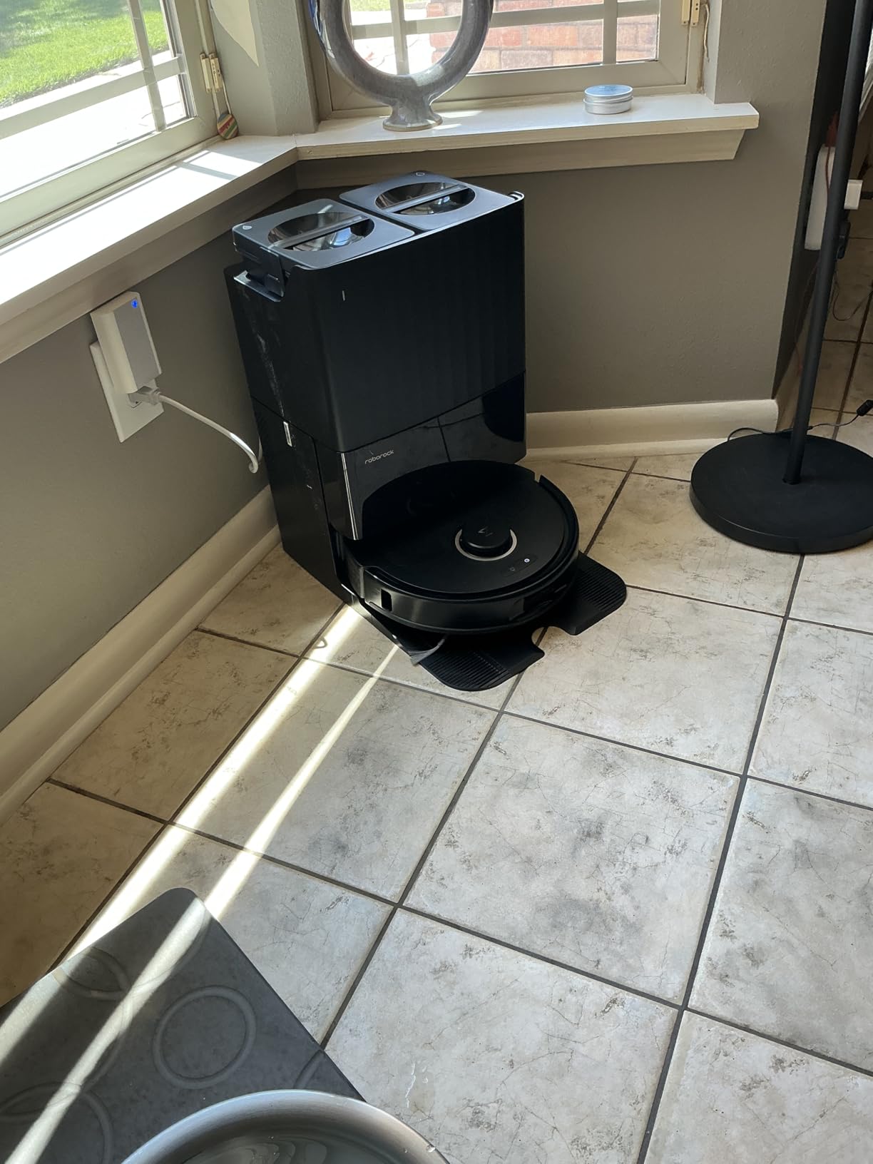 roborock Qrevo S5V Robot Vacuum and Mop, FlexiArm Edge Mopping, 12,000Pa Suction, Dual Zero-Tangle System, Smart Obstacle Avoidance, 10mm Mop Lifting, Auto Mop Washing&Drying, Self-Emptying&Refilling - Customer Photo 3