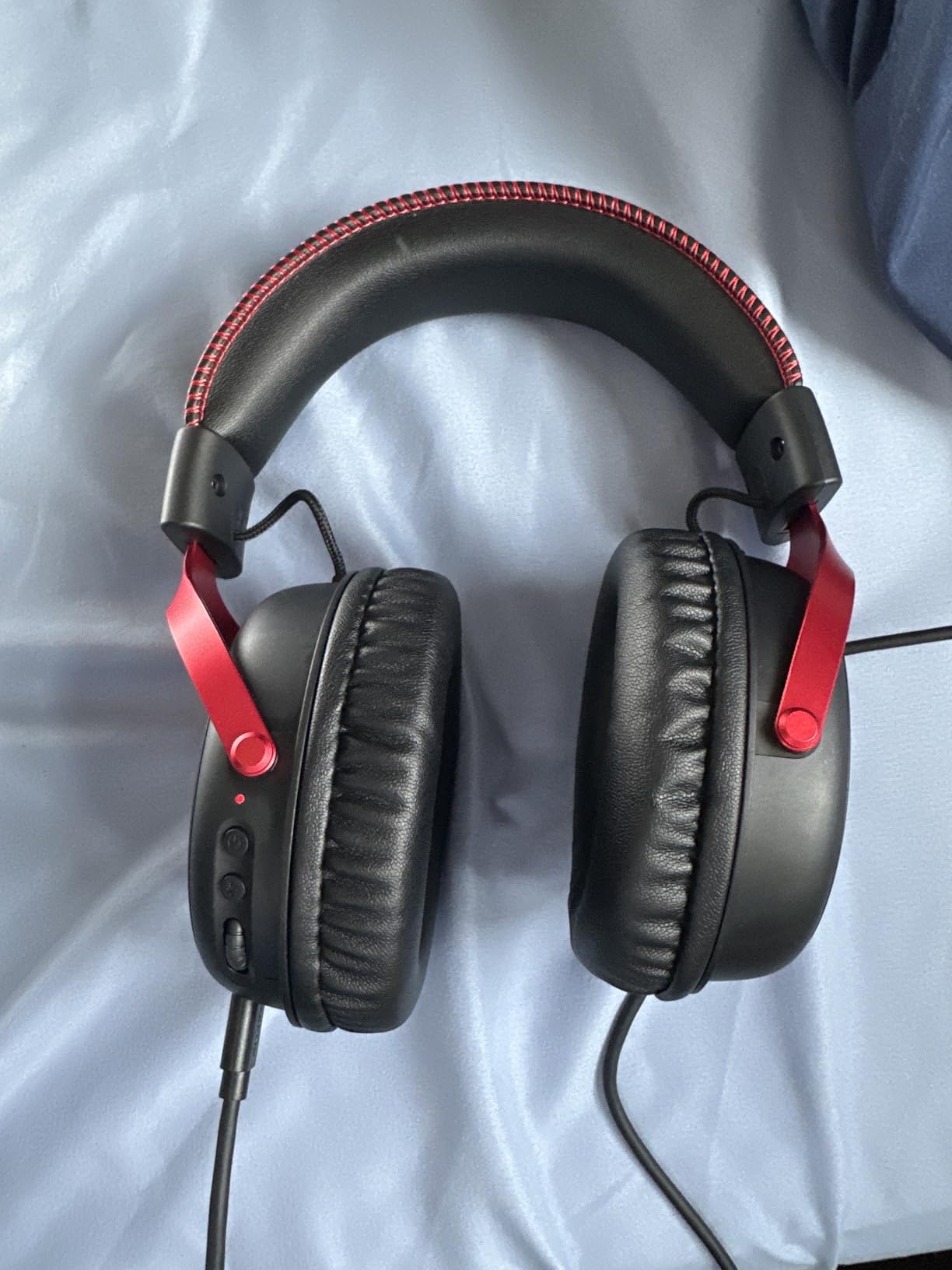 MCHOSE V9 Wireless Gaming Headset 7.1 Surround Sound for PS5 PS4 PC SWITCH TOPSPEED Gaming Headphones with Noise Canceling Mic, 125Hr Battery, Low 15ms Latency, Lightweight, BT 5.3 FPS Games Black&Red - Customer Photo 3