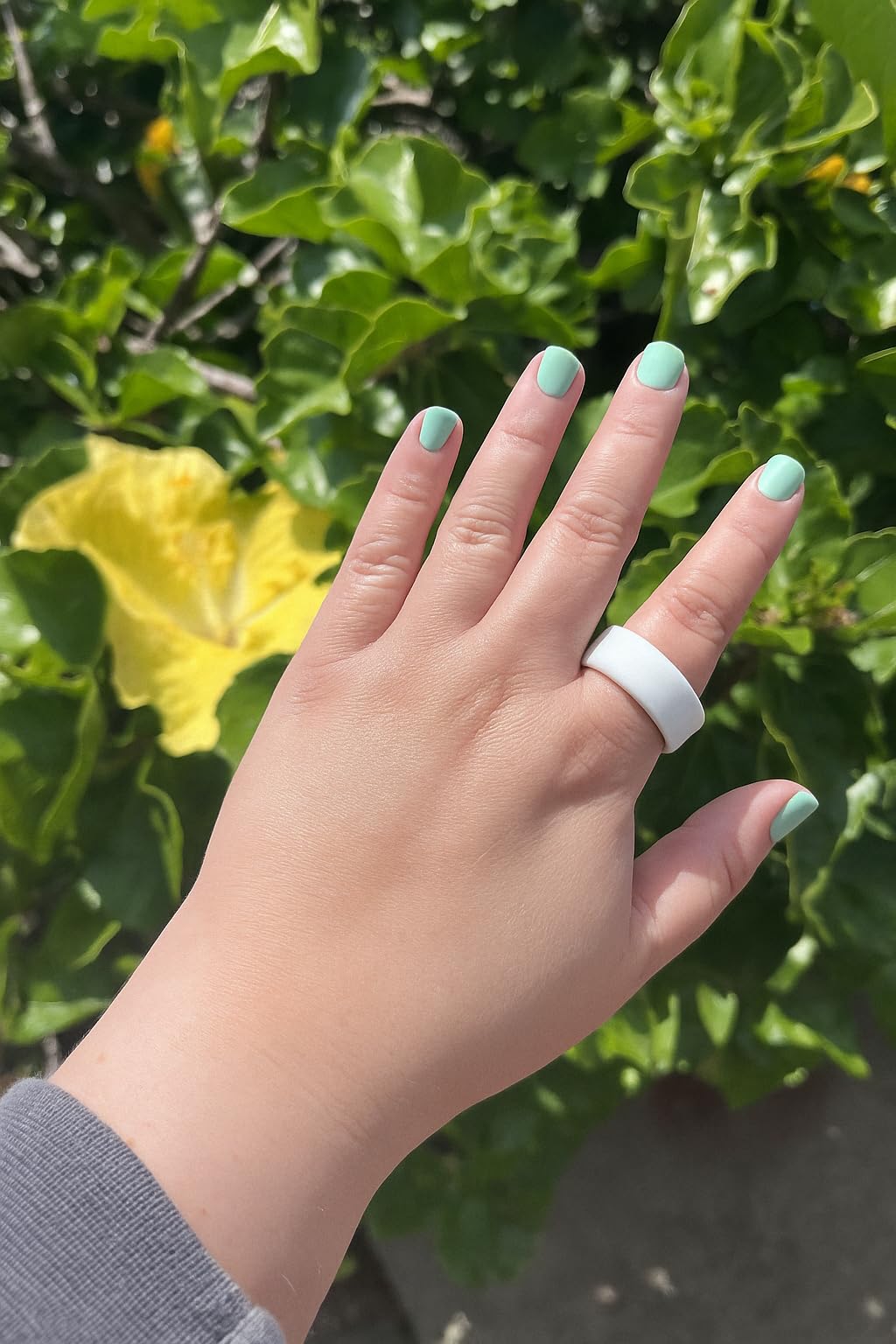 QALO QRNT Smart Ring – Lightweight Water-Resistant Titanium Fitness Tracker, Advanced Tracking for Sleep, Steps, HRV, SpO2 – No Subscription, iOS Android App – Includes 2 Silicone Covers (Silver, 10) - Customer Photo 1