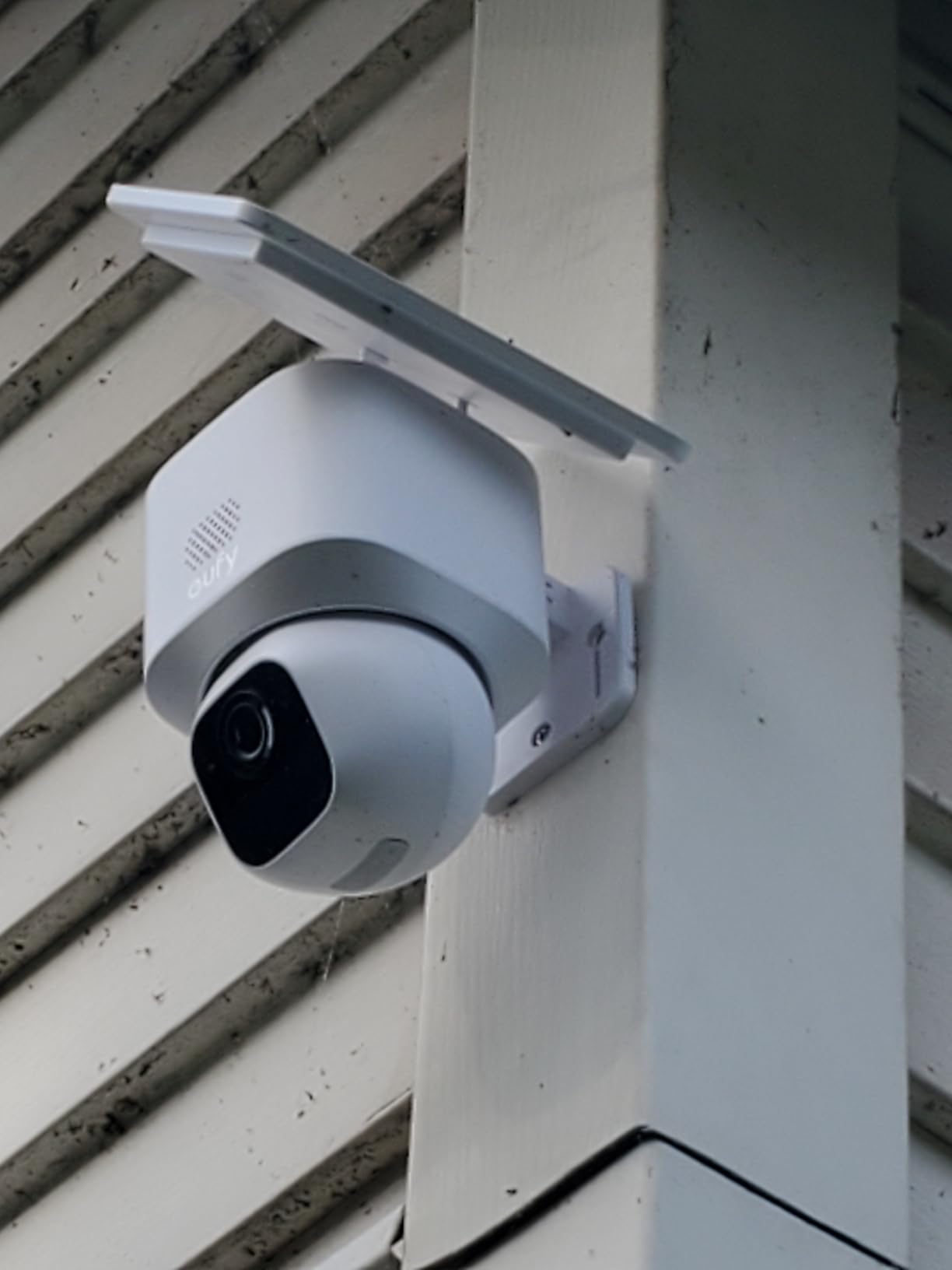 eufy Security SoloCam E30, 4-Cam Pack Kit, Security Cameras Wireless Outdoor, Solar Camera Outdoor Wireless, 360° Pan, AI Tracking, 2K Clarity, No Monthly Fee - Customer Photo 2